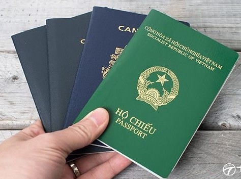 Hành khách có hai quốc tịch cần lưu ý gì khi sử dụng hộ chiếu làm thủ tục xuất, nhập cảnh và đi máy bay nội địa