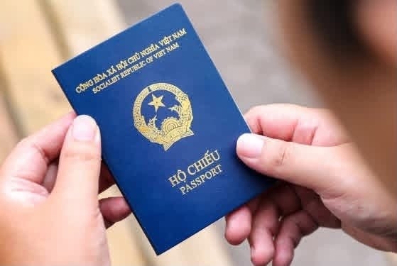 Quy định mới để được miễn 100% lệ phí cấp hộ chiếu phổ thông trên VNeID