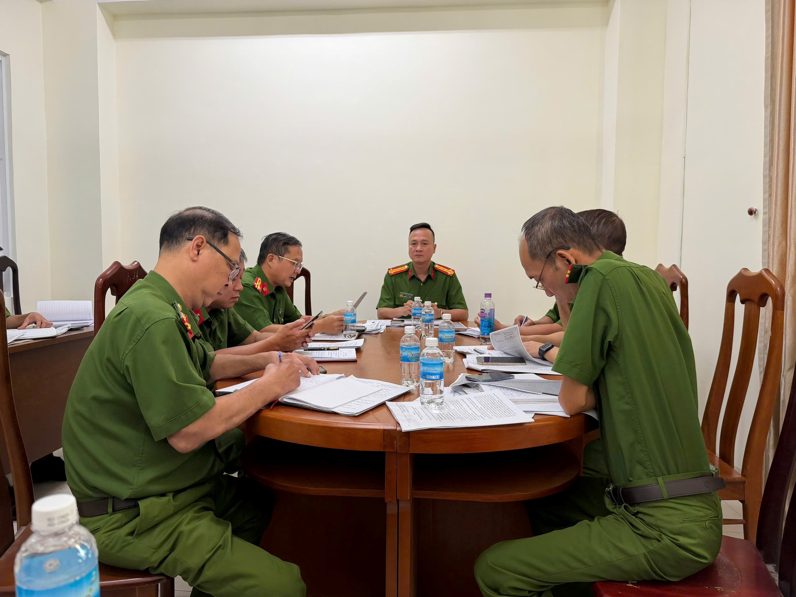 Giao ban định kỳ về giải quyết các vụ án,  vụ việc có khó khăn vướng mắc