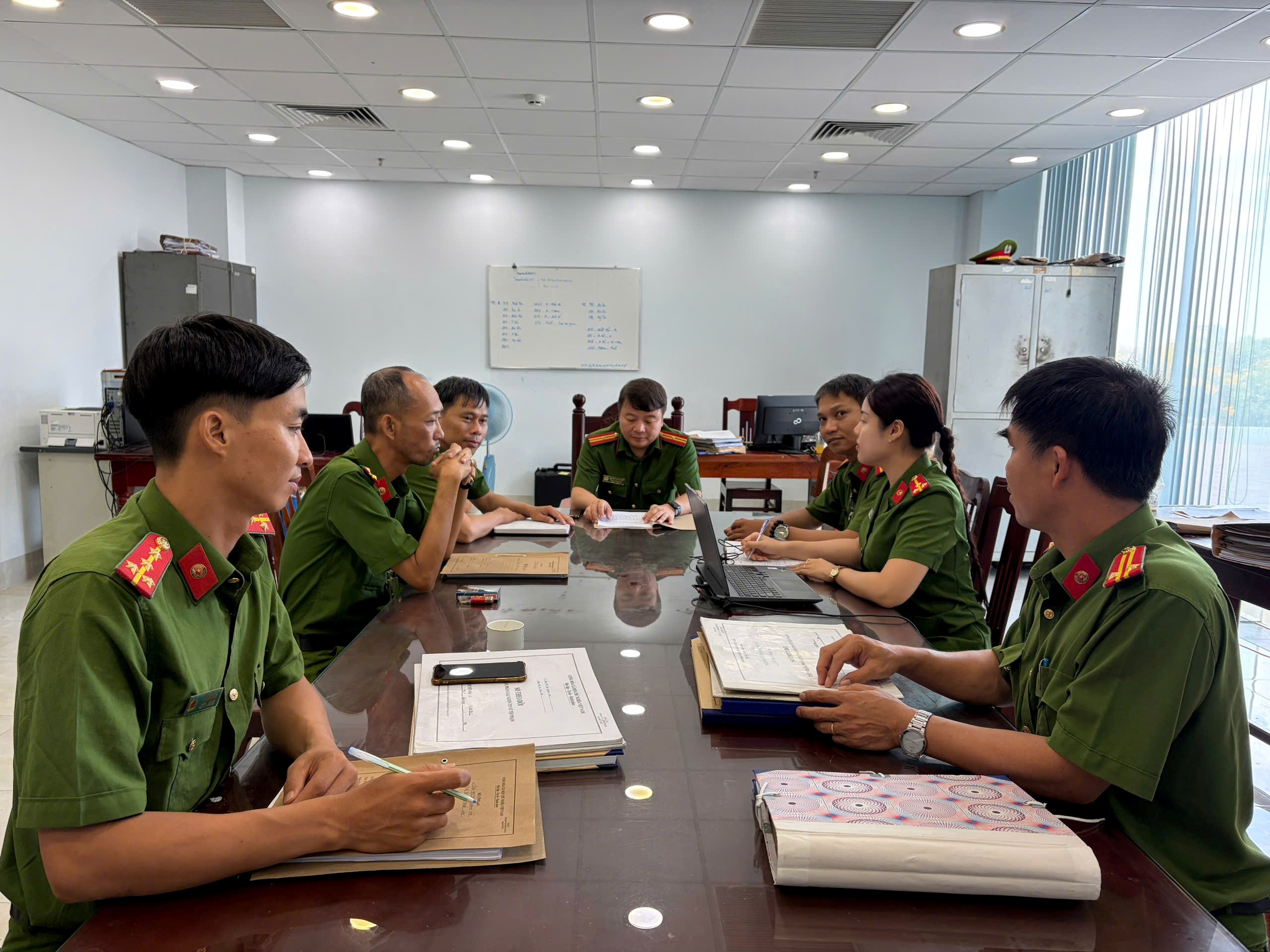 Tăng cường kiểm tra, hướng dẫn, chỉ đạo nghiệp vụ đối với Công an cấp xã trong hoạt động điều tra hình sự