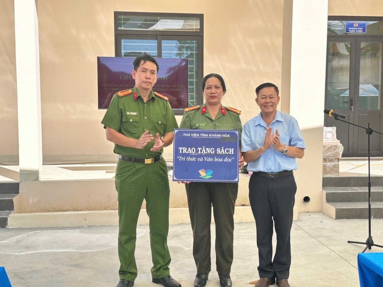 Công an tỉnh Khánh Hòa và Thư viện tỉnh Khánh Hòa tổ chức chương trình: 