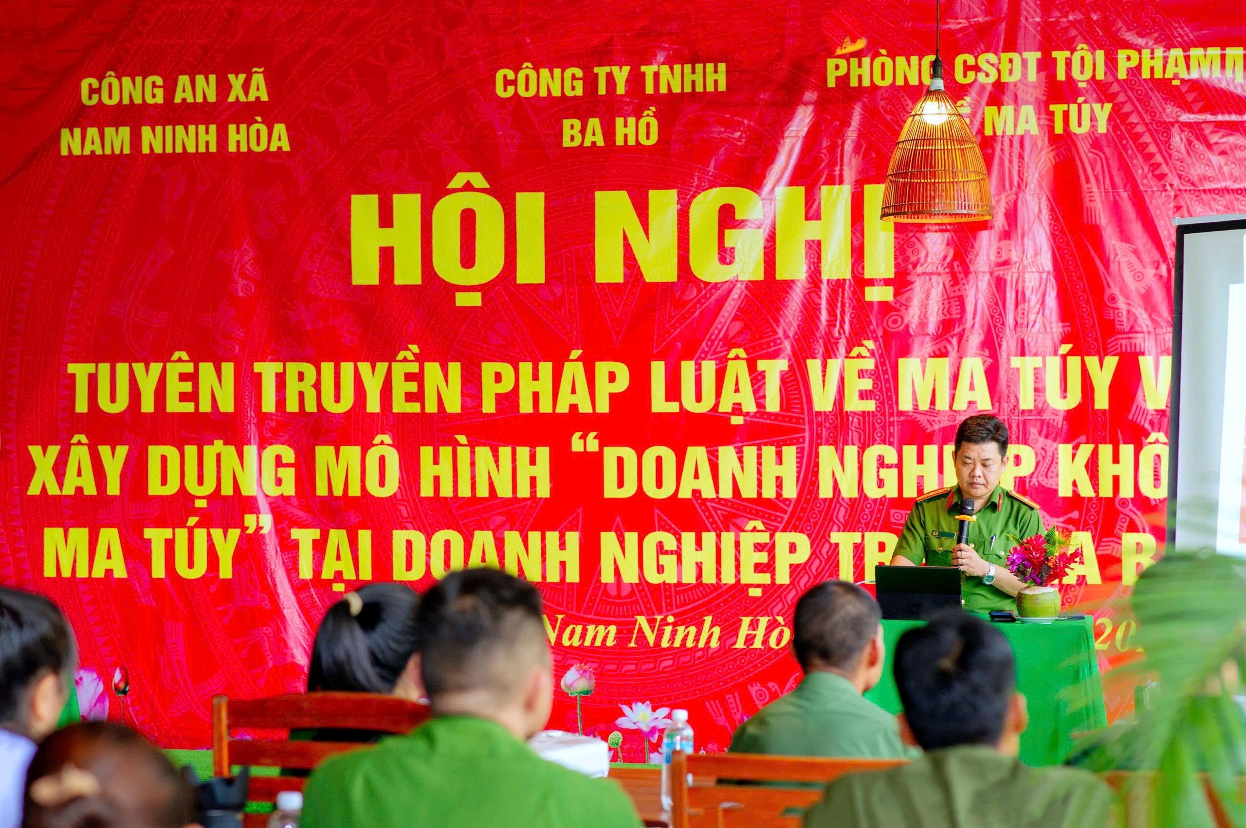Phòng Cảnh sát điều tra tội phạm về ma túy phối hợp tuyên truyền và xét nghiệm ma túy cho người lao động tại doanh nghiệp