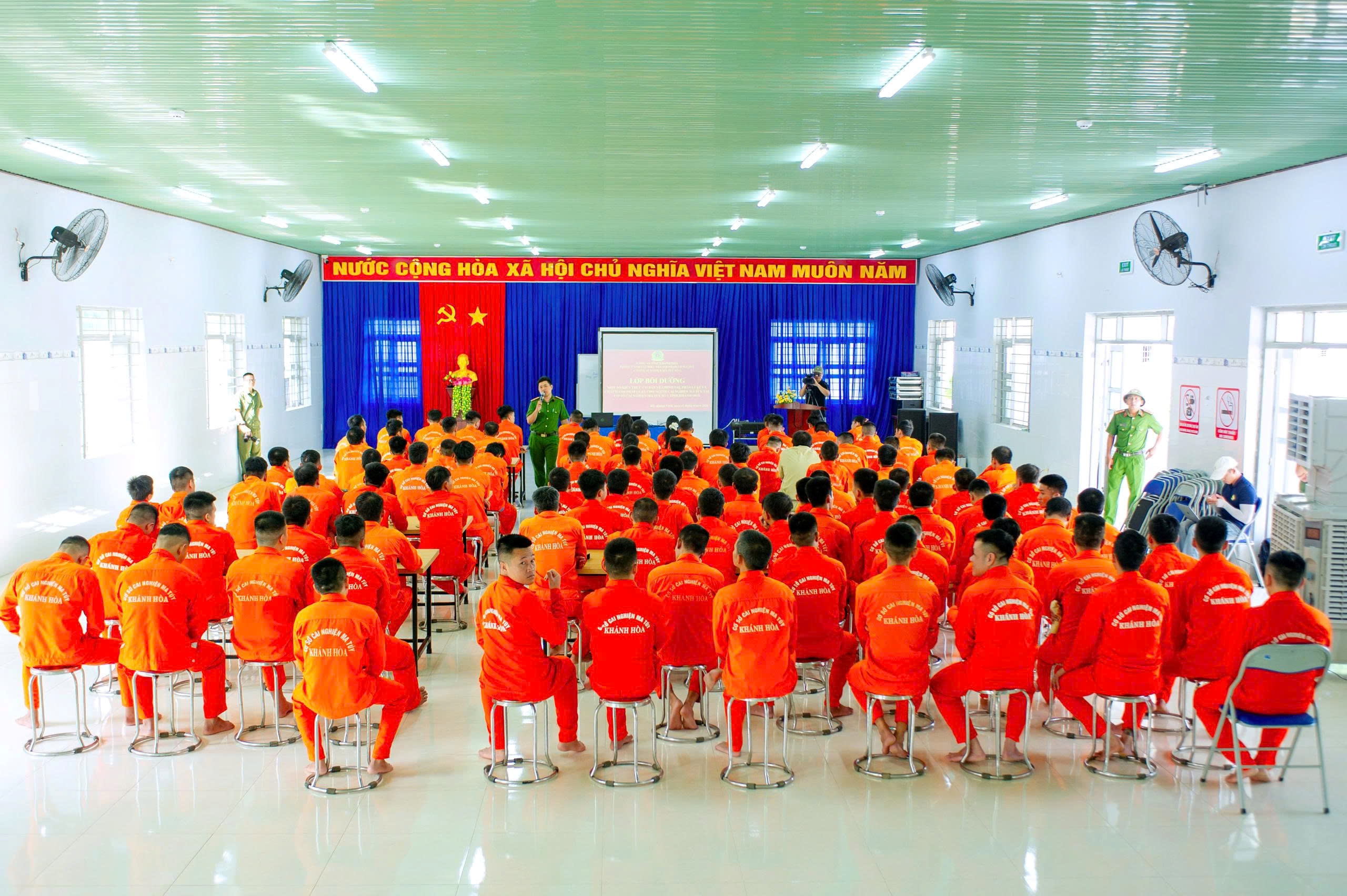 Phòng Cảnh sát điều tra tội phạm về ma túy, Công an tỉnh Khánh Hoà tổ chức tuyên truyền pháp luật tại Cơ sở cai nghiện ma tuý số 1