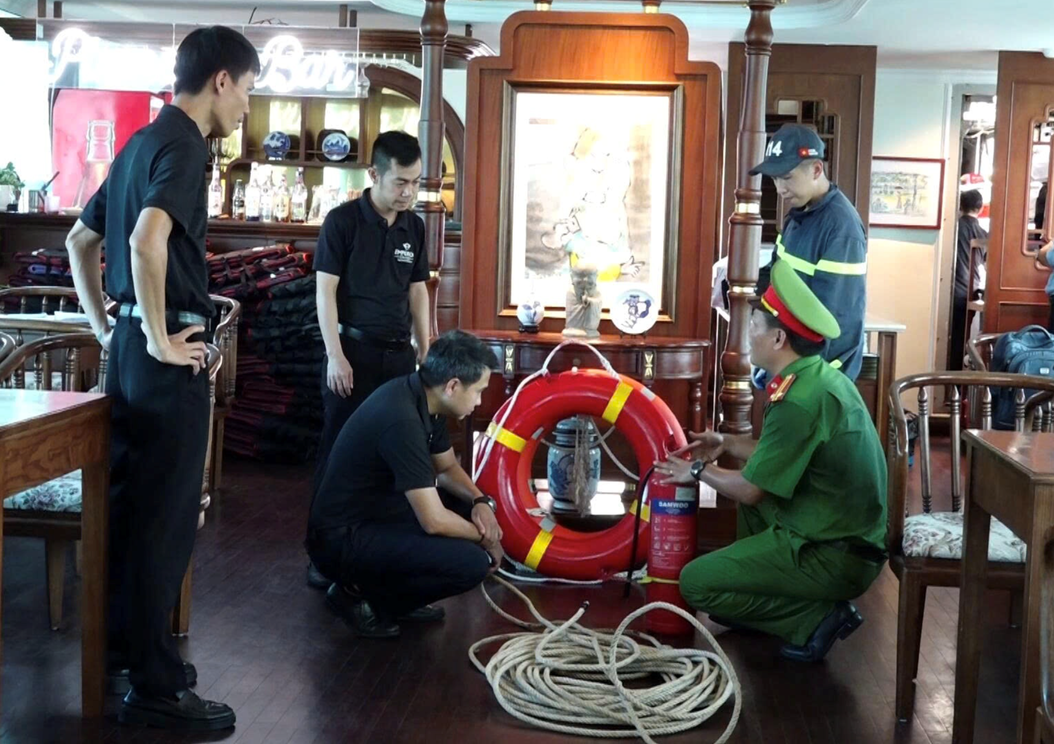 Công an tỉnh Khánh Hoà tăng cường kiểm tra an toàn phòng cháy, chữa cháy tàu, thuyền du lịch