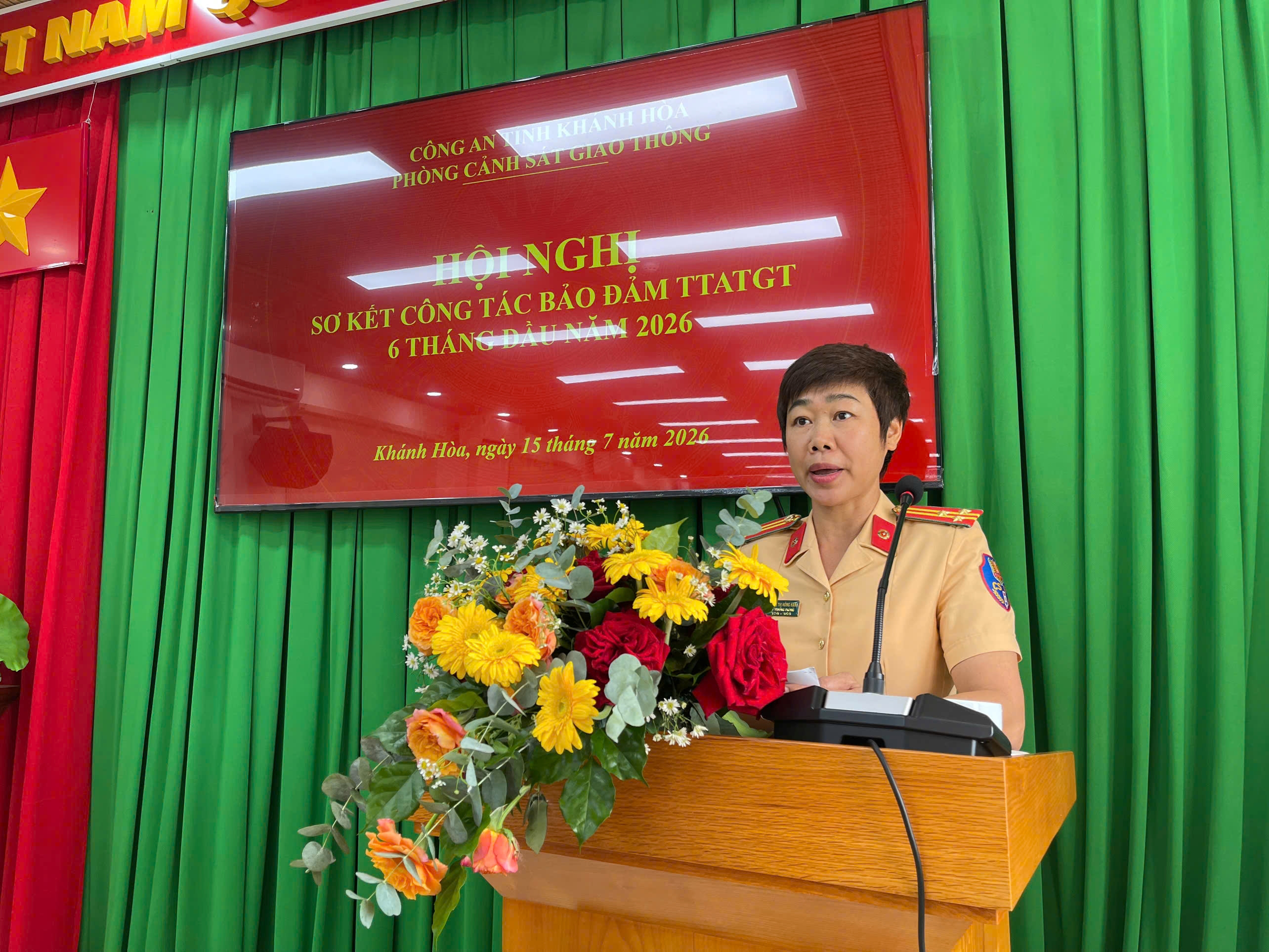 Phòng Cảnh sát giao thông Công an tỉnh Khánh Hòa tổ chức Hội nghị sơ kết công tác bảo đảm trật tự, an toàn giao thông 6 tháng đầu năm 2026