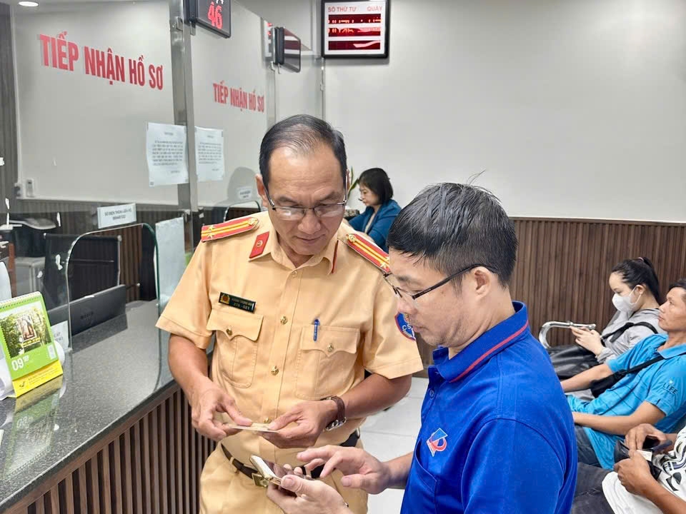 Công an tỉnh Khánh Hòa tổng rà soát, làm sạch dữ liệu và số hóa hồ sơ quản lý giấy phép lái xe