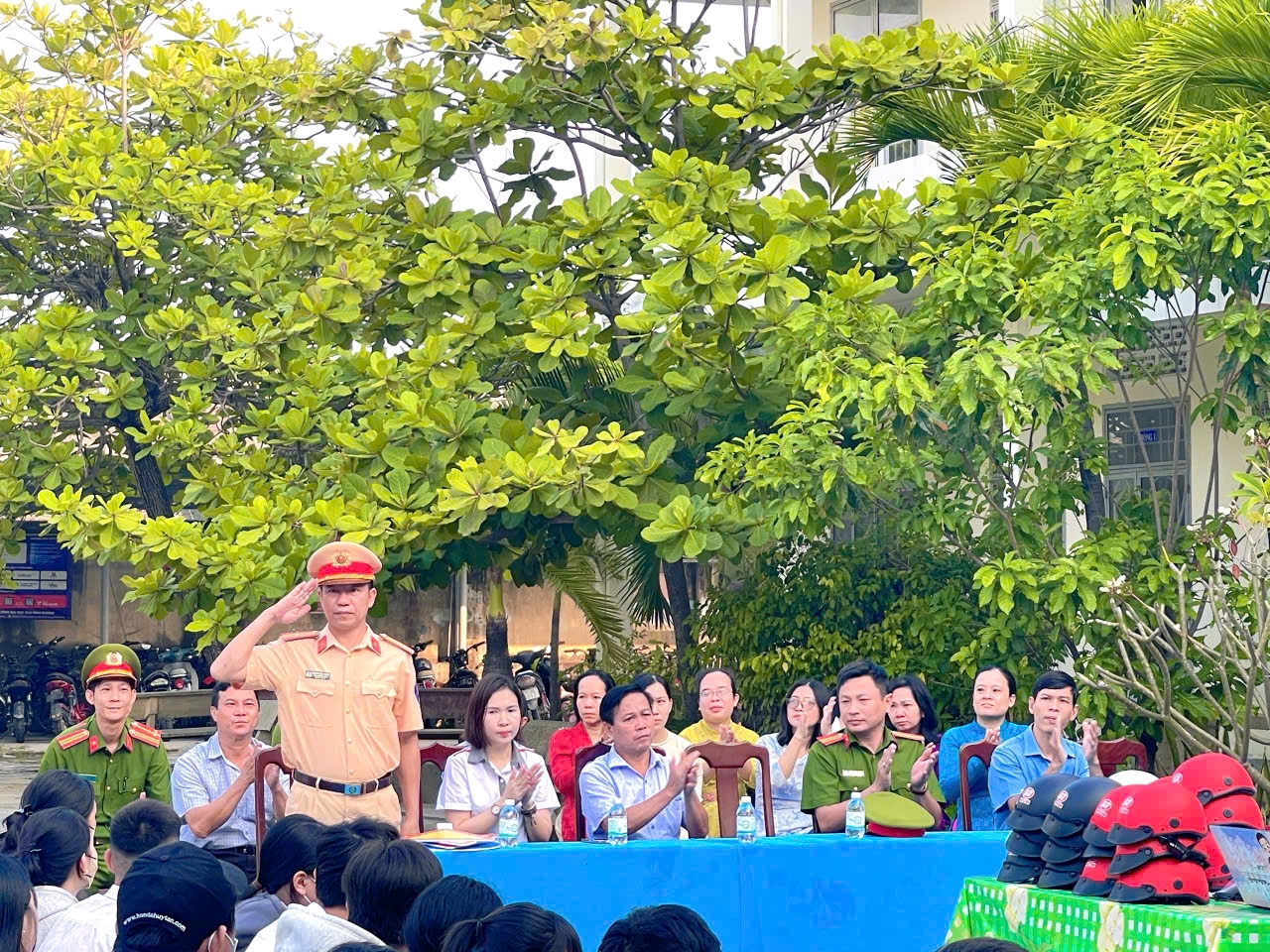 Phòng Cảnh sát giao thông Khánh Hoà tuyên truyền, giáo dục pháp luật tại trường Trung tâm giáo dục thường xuyên Ninh Hòa