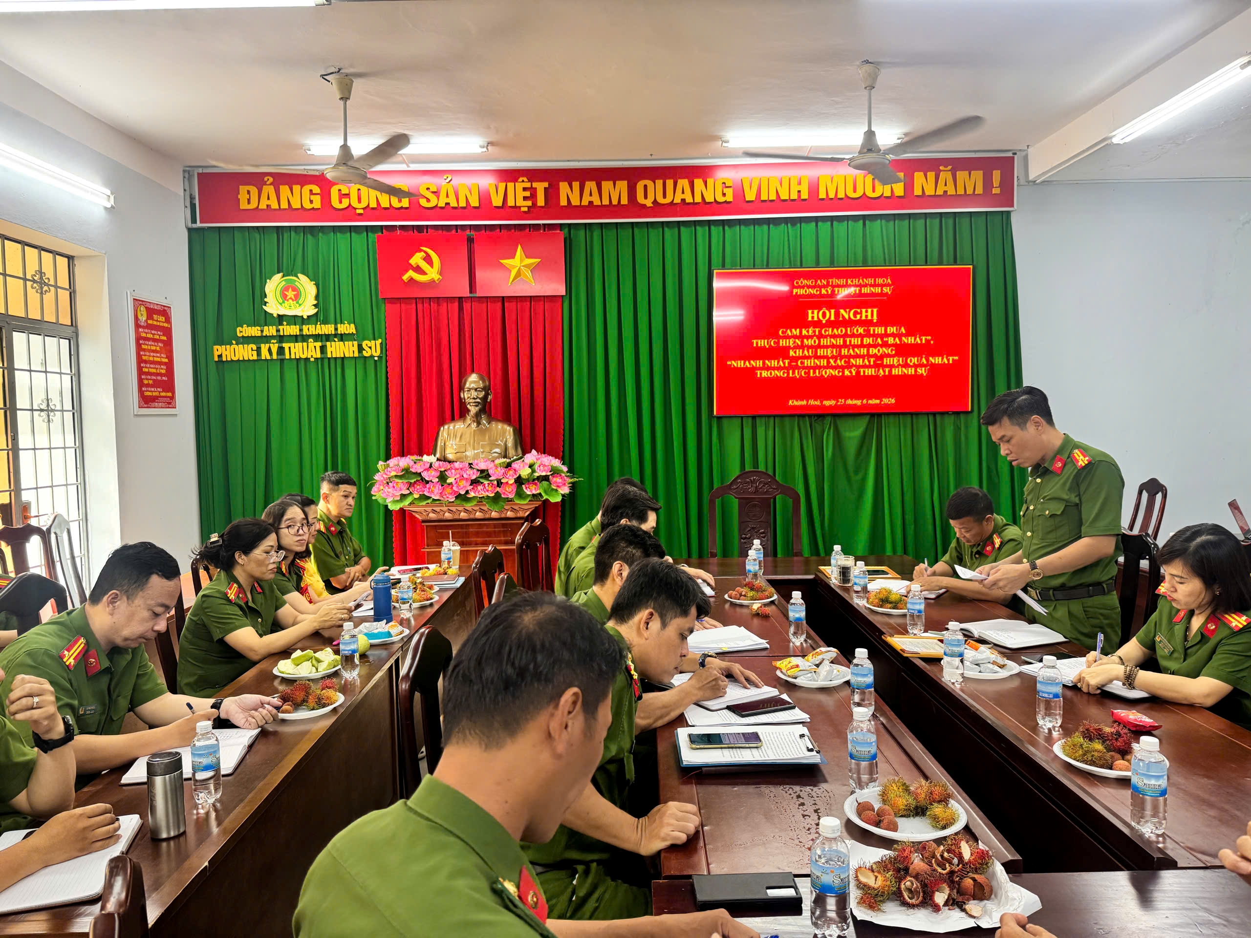Phòng Kỹ thuật hình sự tổ chức Hội nghị cam kết giao ước thi đua thực hiện mô hình thi đua “Ba nhất”, khẩu hiệu hành động “Nhanh nhất – Chính xác nhất – Hiệu quả nhất”