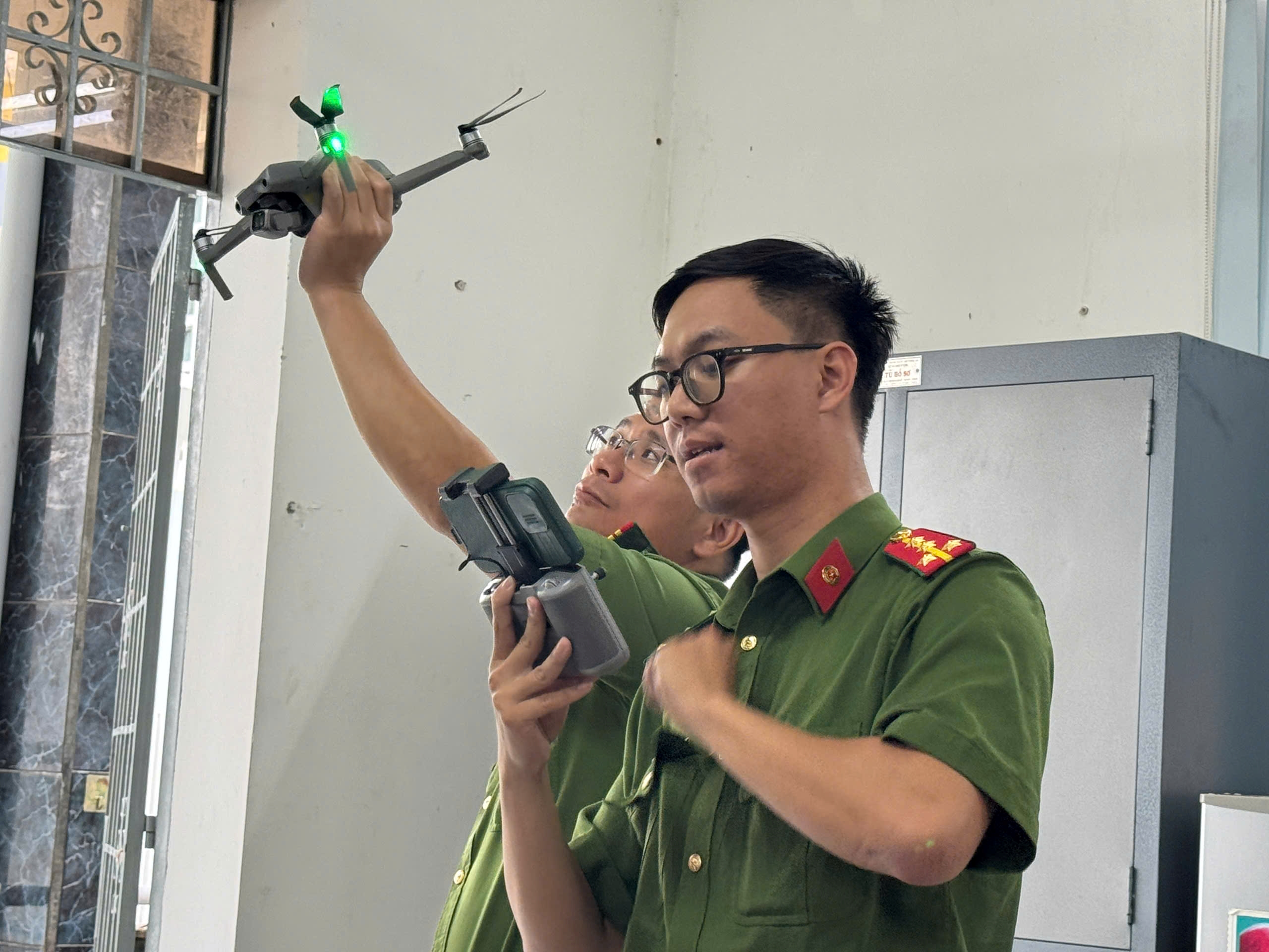 Công an tỉnh Khánh Hòa tiếp nhận và làm chủ nhiều trang thiết bị kỹ thuật hình sự hiện đại