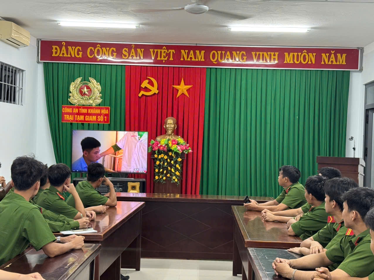 Hưởng ứng chương trình 