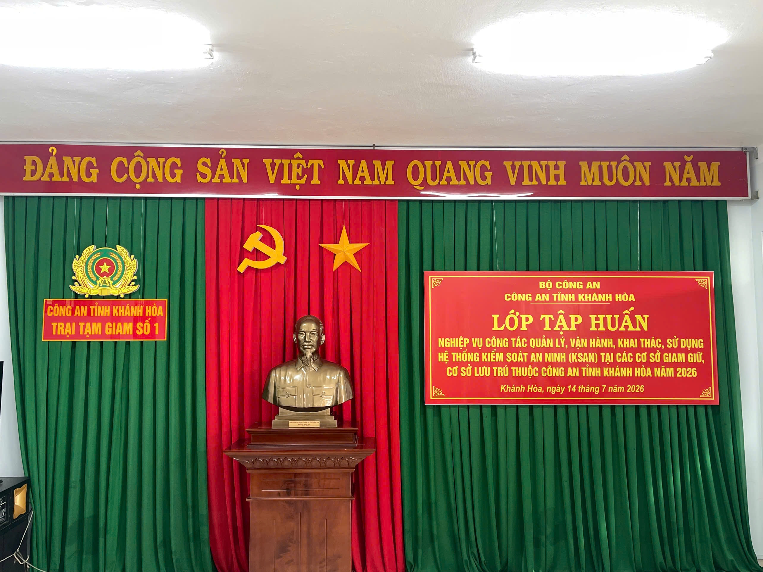 Tổ chức tập huấn nghiệp vụ quản lý, vận hành, khai thác, sử dụng hệ thống kiểm soát an ninh tại các cơ sở giam giữ, cơ sở lưu trú năm 2026
