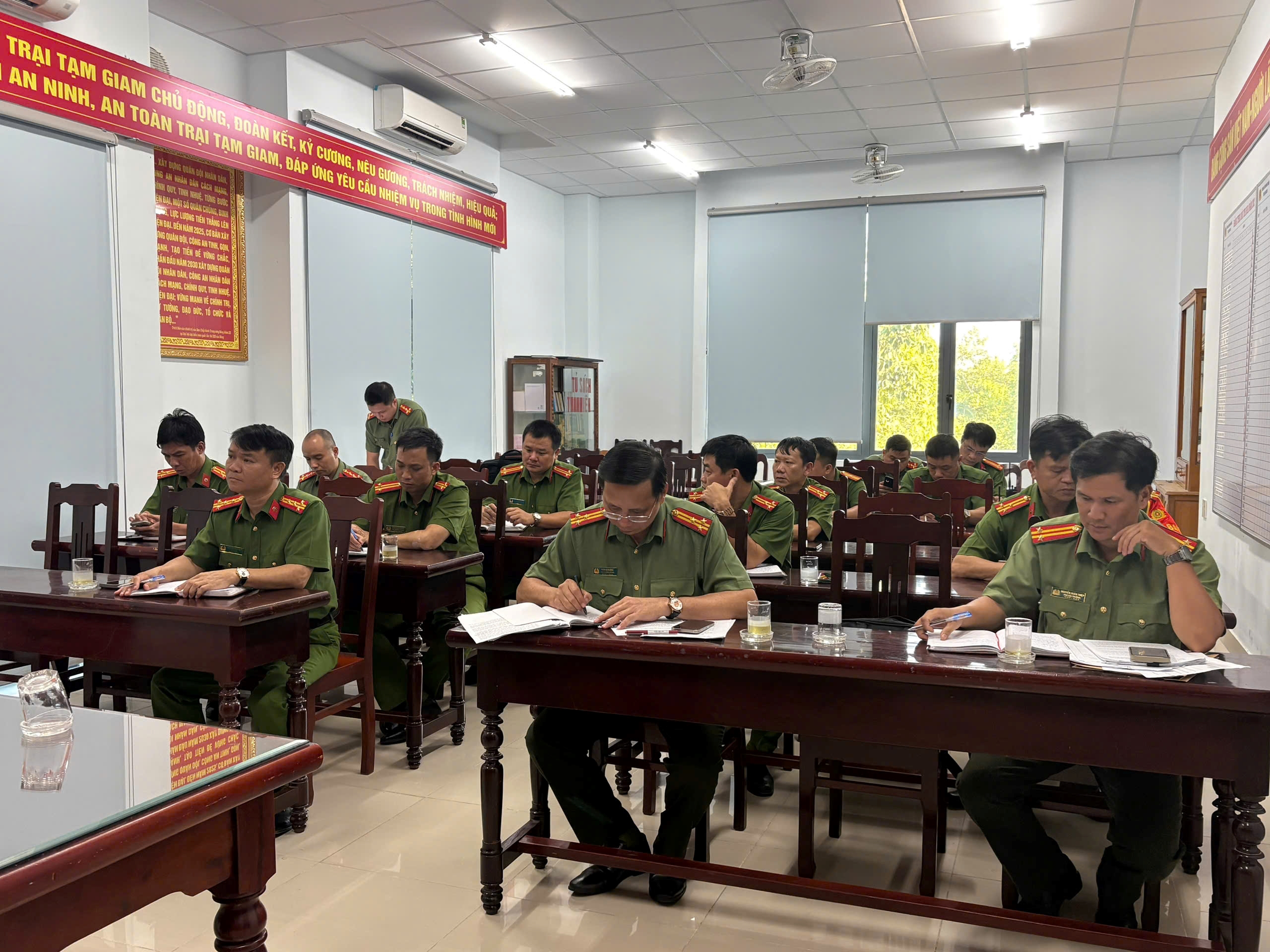 Đoàn kiểm tra Công an tỉnh kiểm tra công tác ứng dụng công nghệ thông tin, an toàn thông tin năm 2026 tại Trại tạm giam số 2
