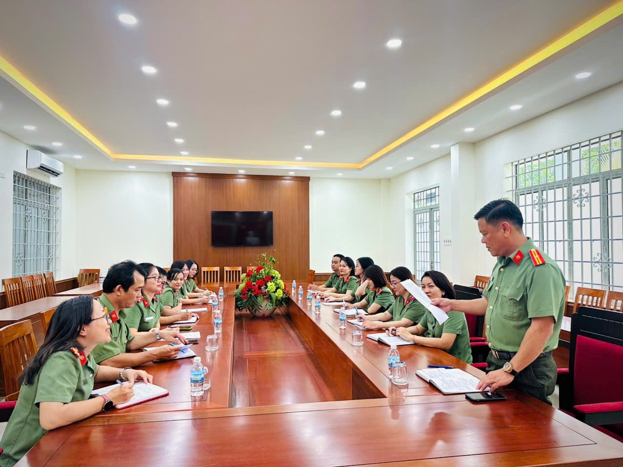 Phòng Hậu cần - Công an tỉnh Khánh Hòa: Tích cực hưởng ứng  tham gia Cuộc thi viết “Tìm hiểu truyền thống 80 năm xây dựng,  chiến đấu và trưởng thành của lực lượng An ninh nhân dân”