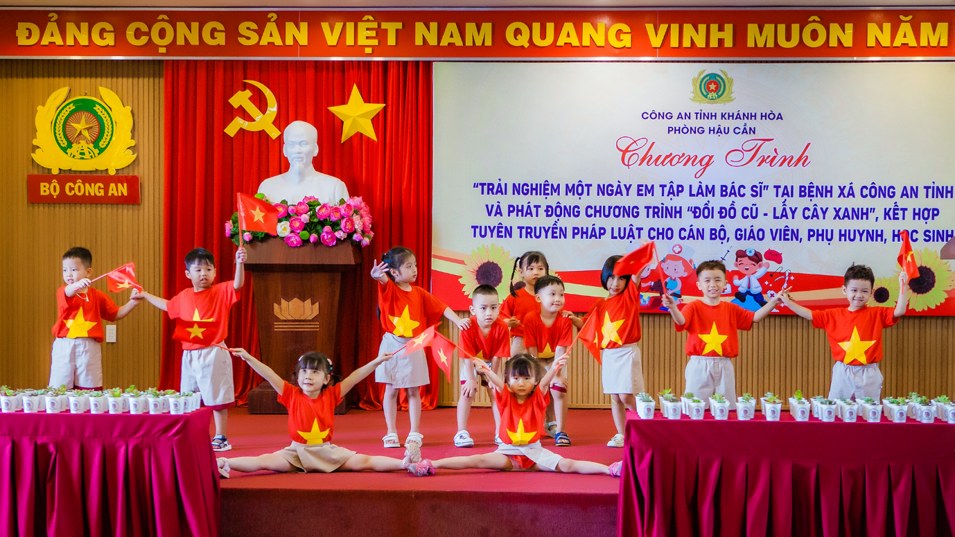 Đoàn cơ sở Phòng Hậu cần - Công an tỉnh Khánh Hòa: Điểm sáng  trong xung kích thực hiện nhiệm vụ công tác chuyên môn  và trong công tác đoàn, phong trào thanh niên