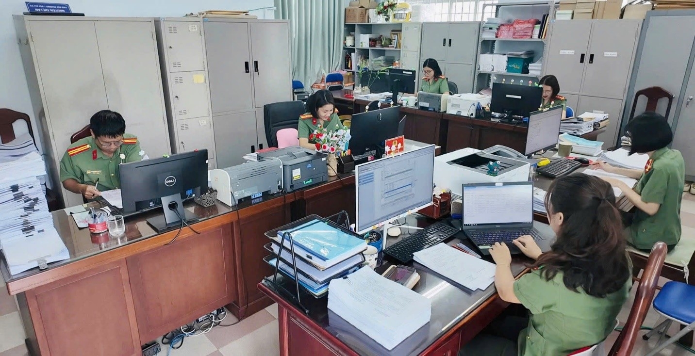 Đội Tài chính - Phòng Hậu cần: Tổ chức sắp xếp, đóng chứng từ kế toán bảo đảm khoa học, đúng quy định