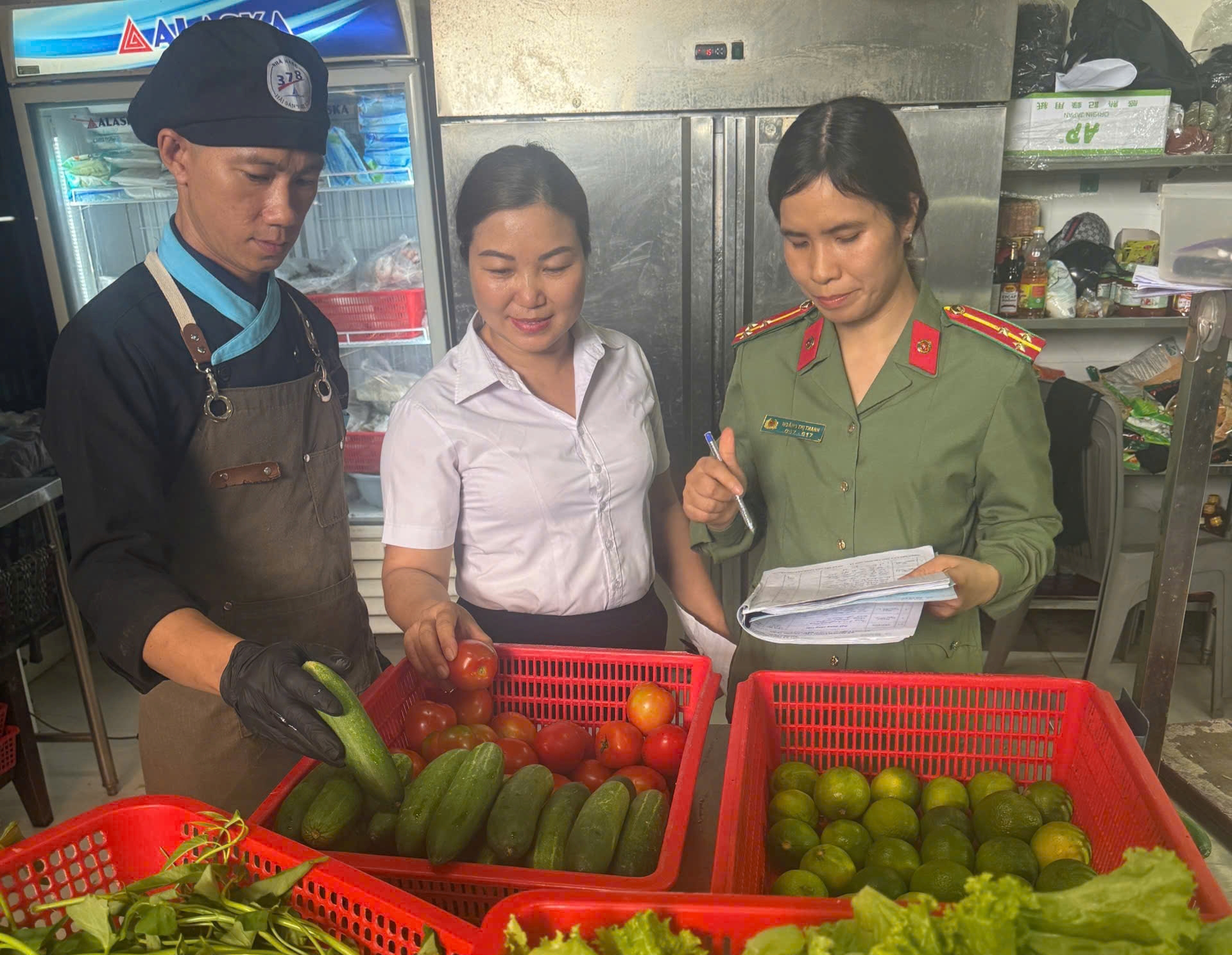 Nhà nghỉ dưỡng 378: chú trọng an toàn vệ sinh thực phẩm, nâng cao chất lượng ẩm thực cho cán bộ, chiến sĩ