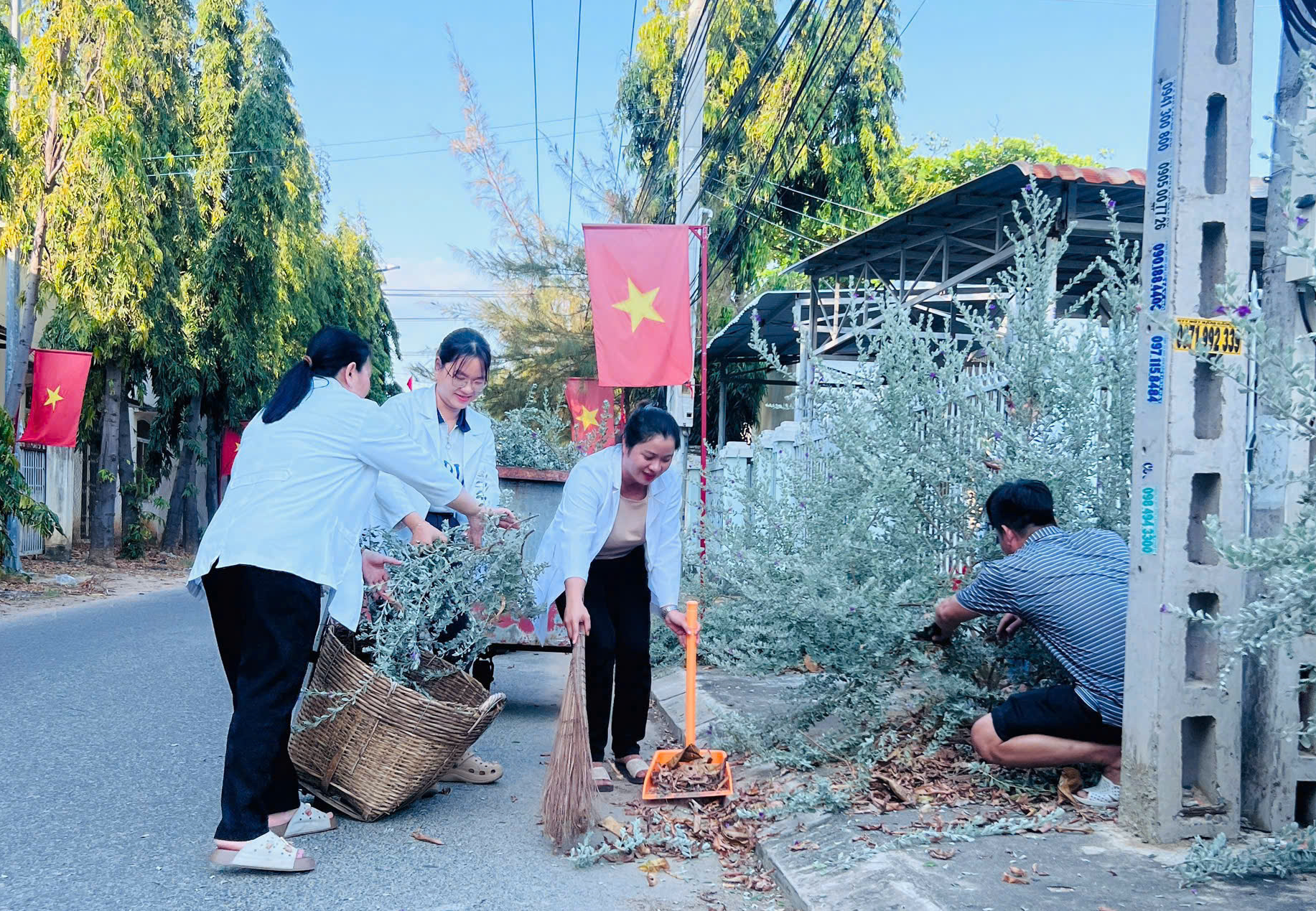 Bệnh xá 2 và Chi đoàn 6 (Phòng Hậu cần) Công an tỉnh Khánh Hòa: Sôi nổi hoạt động hưởng ứng Tháng hành động vì môi trường:
