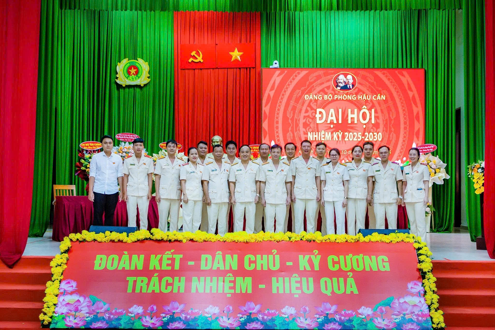 Đội Quản lý tài sản và trang cấp - Phòng Hậu cần, Công an tỉnh Khánh Hòa: Thi đua lập thành tích hướng tới chào mừng kỷ niệm Ngày truyền thống lực lượng Trang bị và Kho vận tải Công an nhân dân (11/7/1946 – 11/7/2026)