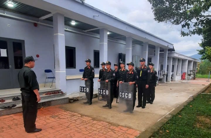 Phòng Cảnh sát cơ động bảo đảm an ninh, an toàn quá trình điều chuyển người cai nghiện bắt buộc