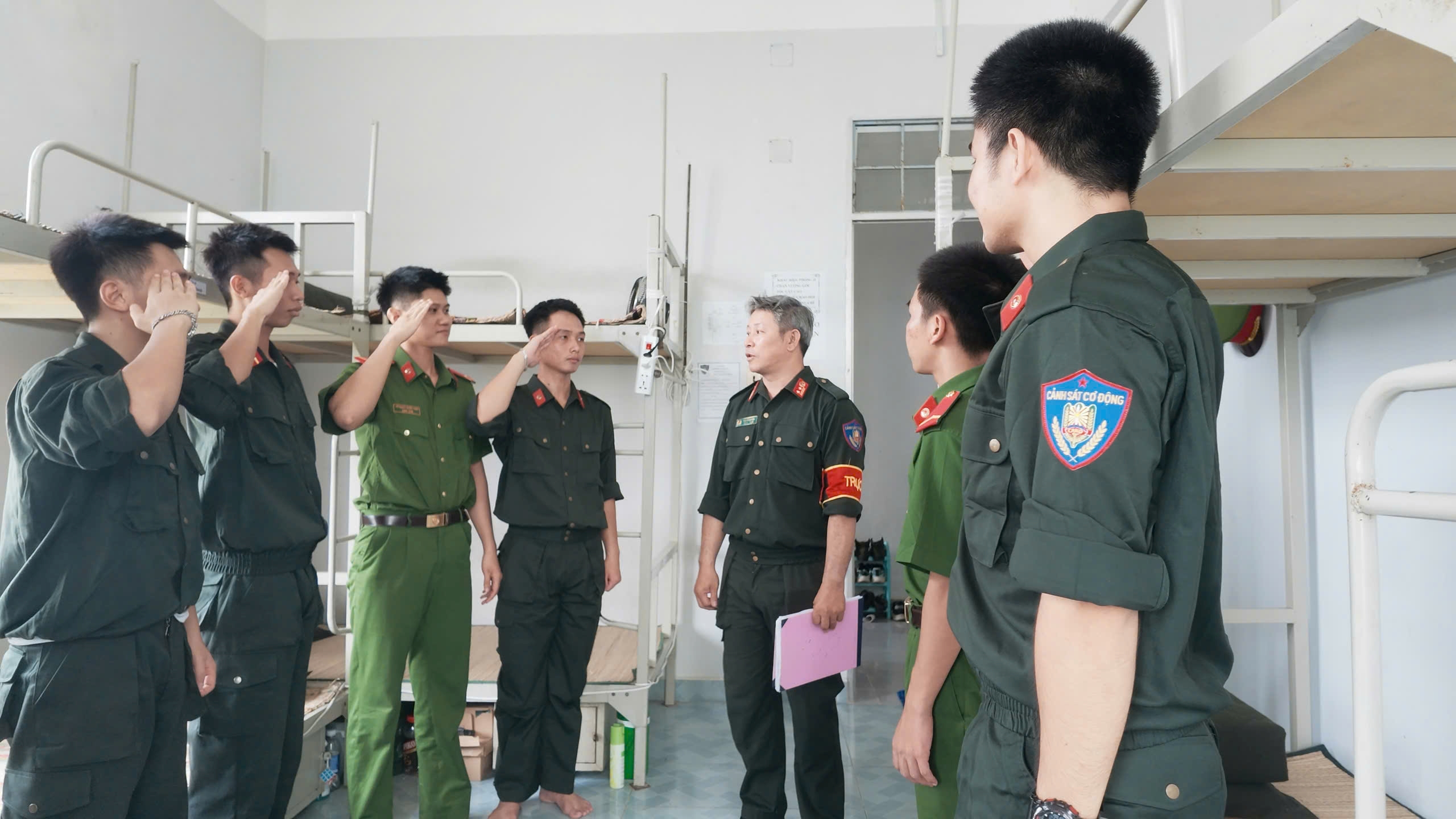 Phòng Cảnh sát cơ động Khánh Hòa: “Kỷ luật nhất” từ những việc hằng ngày
