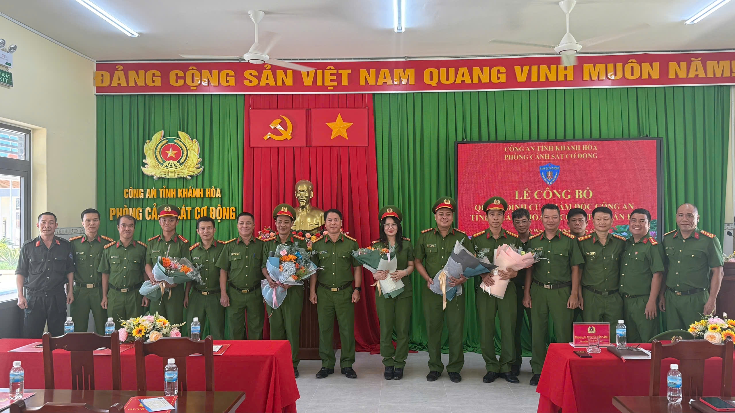 Phòng Cảnh sát cơ động tổ chức lễ công bố quyết định về công tác cán bộ