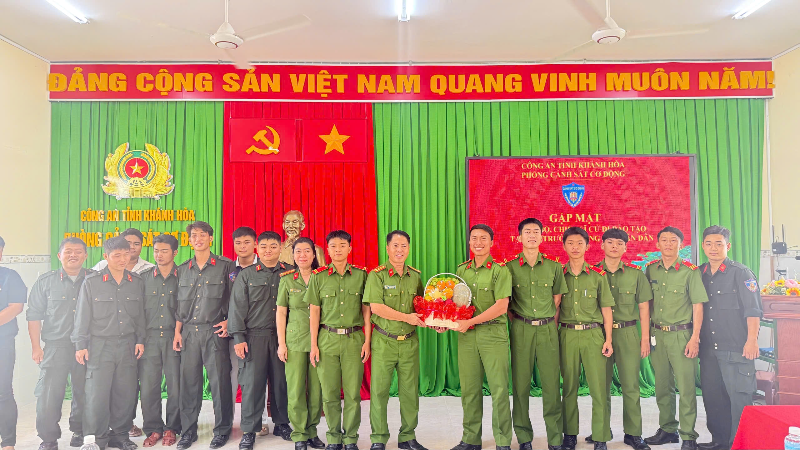 Gặp mặt, động viên cán bộ được cử đi đào tạo tại các trường Công an nhân dân