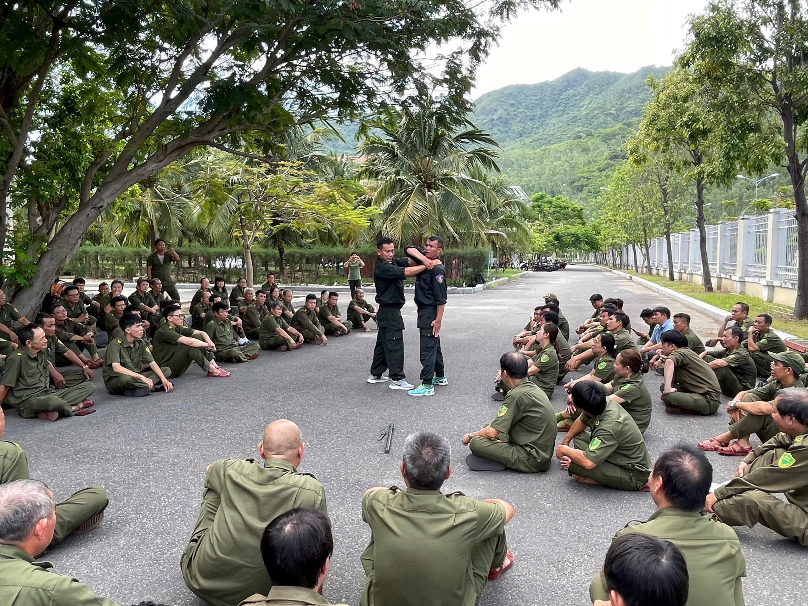 Phòng Cảnh sát cơ động tham gia giảng dạy lớp huấn luyện, bồi dưỡng nghiệp vụ cho lực lượng tham gia bảo vệ an ninh, trật tự ở cơ sở năm 2026