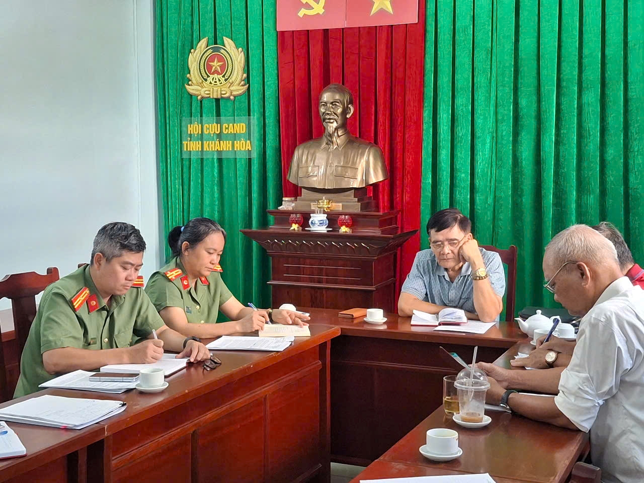 Phòng Tổ chức cán bộ trao đổi, làm việc với Thường trực Hội Cựu Công an nhân dân tỉnh về một số công tác xây dựng, tổ chức Hội