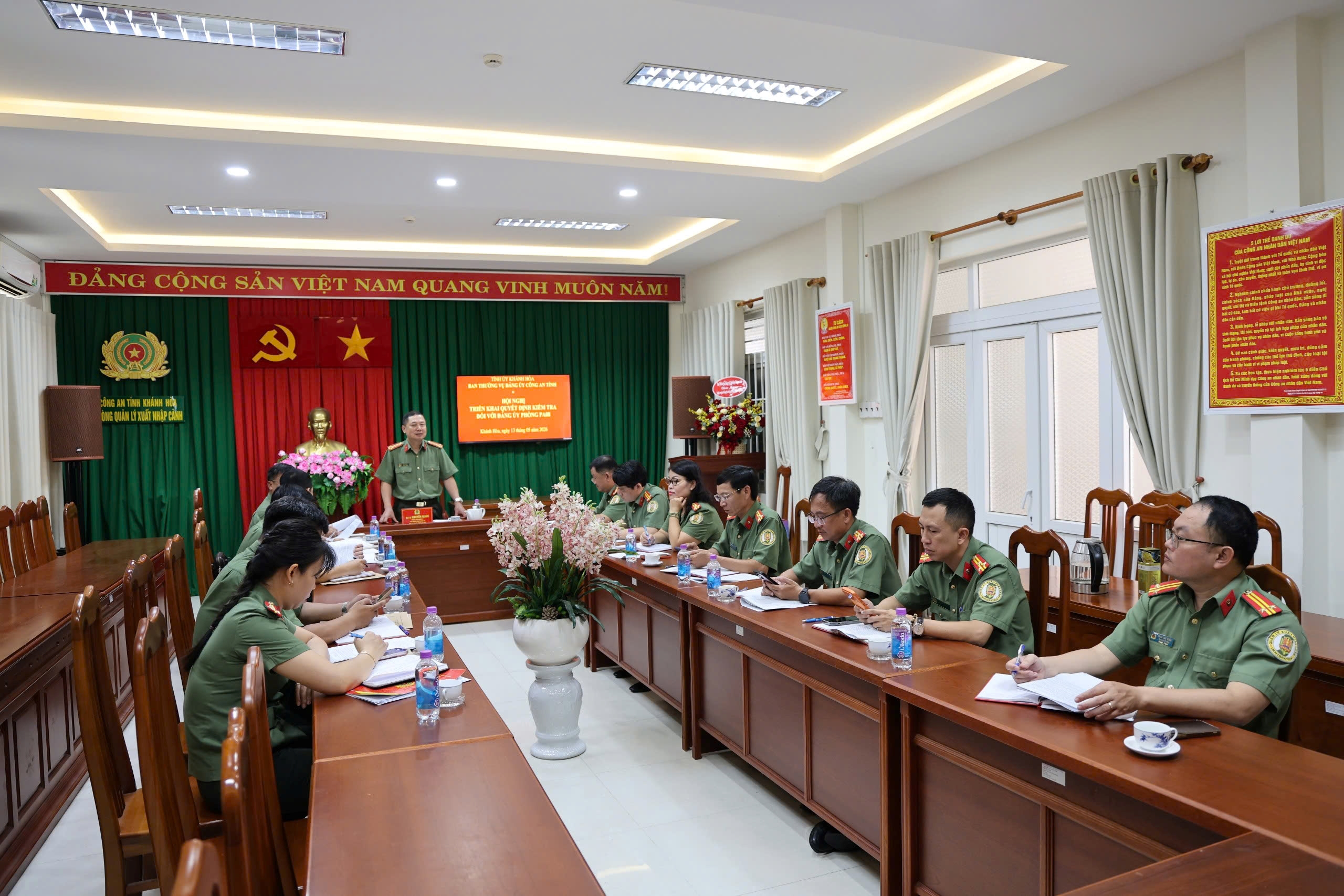 Ban Thường vụ Đảng ủy Công an tỉnh tổ chức Hội nghị triển khai Quyết định kiểm tra đối với Đảng ủy và đồng chí Bí thư Đảng ủy Phòng Quản lý xuất nhập cảnh