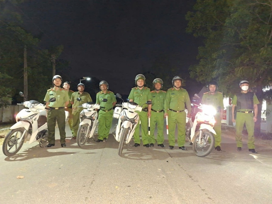 Tổ 979 cụm 17 ra quân tuần tra kiểm soát phòng, chống tội phạm bảo đảm an ninh, trật tự trên địa bàn 03 xã