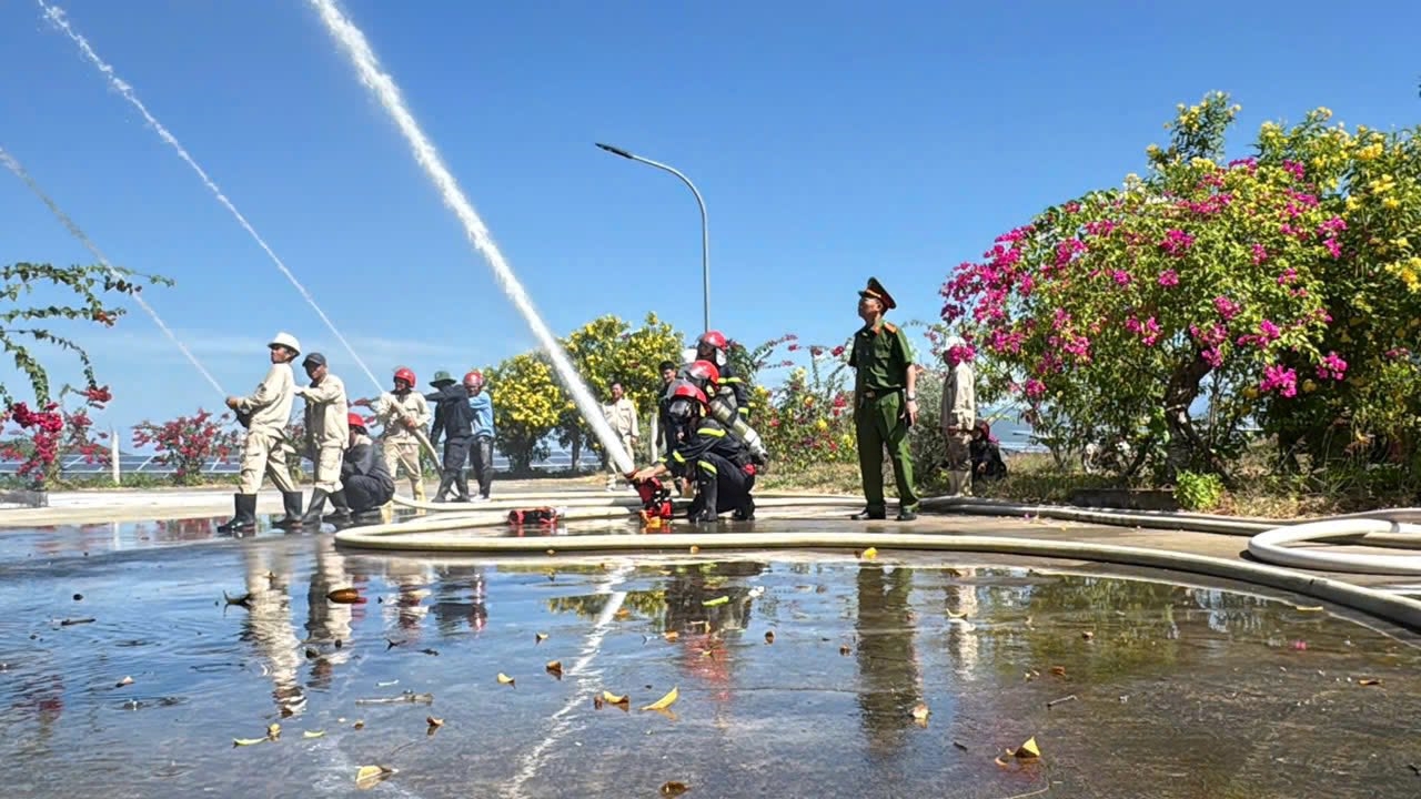 Thực tập phương án chữa cháy cho Nhà máy điện mặt trời Mỹ Sơn và Nhà máy điện mặt trời Mỹ Sơn 2