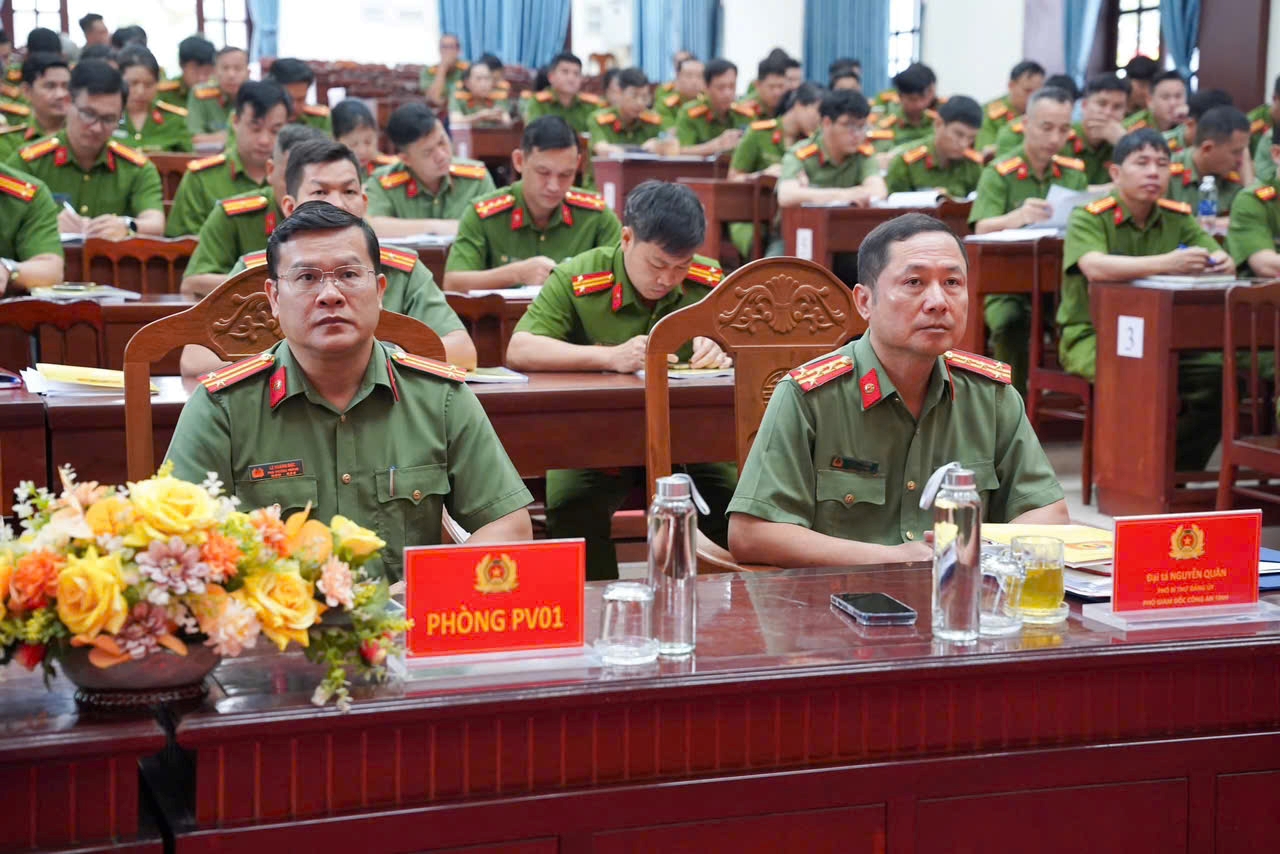 Công an tỉnh tổ chức “Lớp bồi dưỡng kiến thức về Chuyển đổi số thuộc đối tượng 3 năm 2025”.