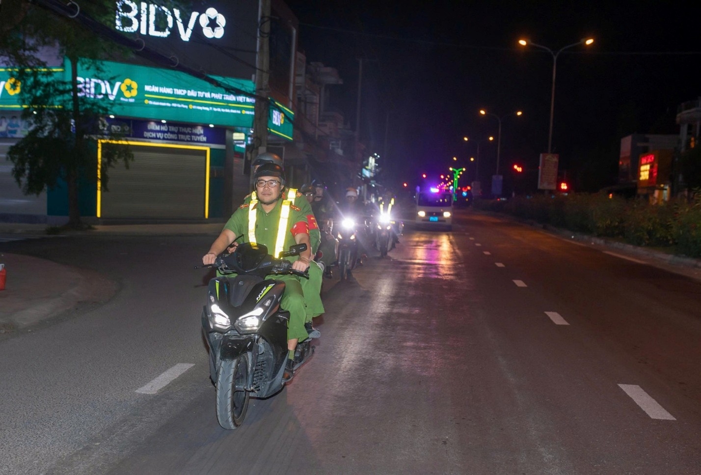 Tổ 979 cụm số 08 ra quân tuần tra phòng, chống tội phạm và vi phạm pháp luật