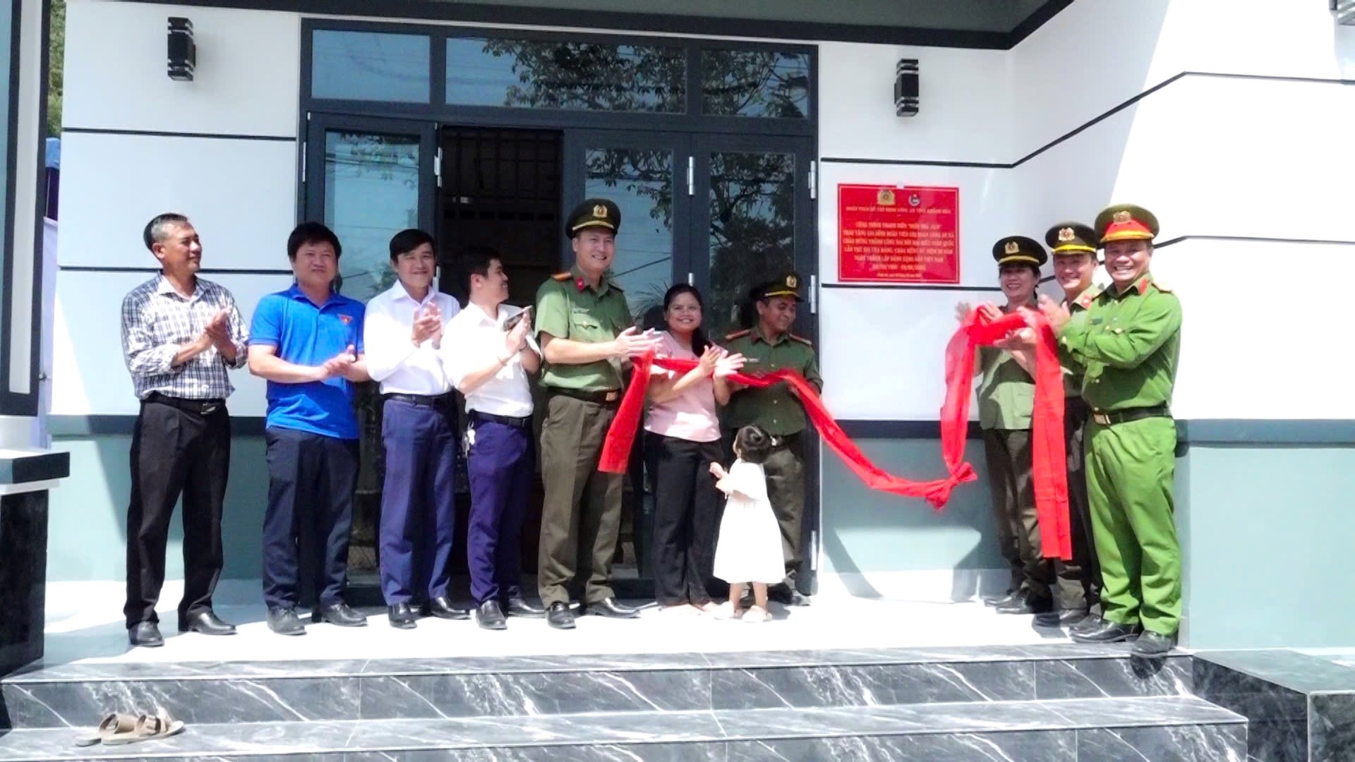 Khánh thành công trình thanh niên Ngôi nhà 19-8 cho đoàn viên Công an khó khăn