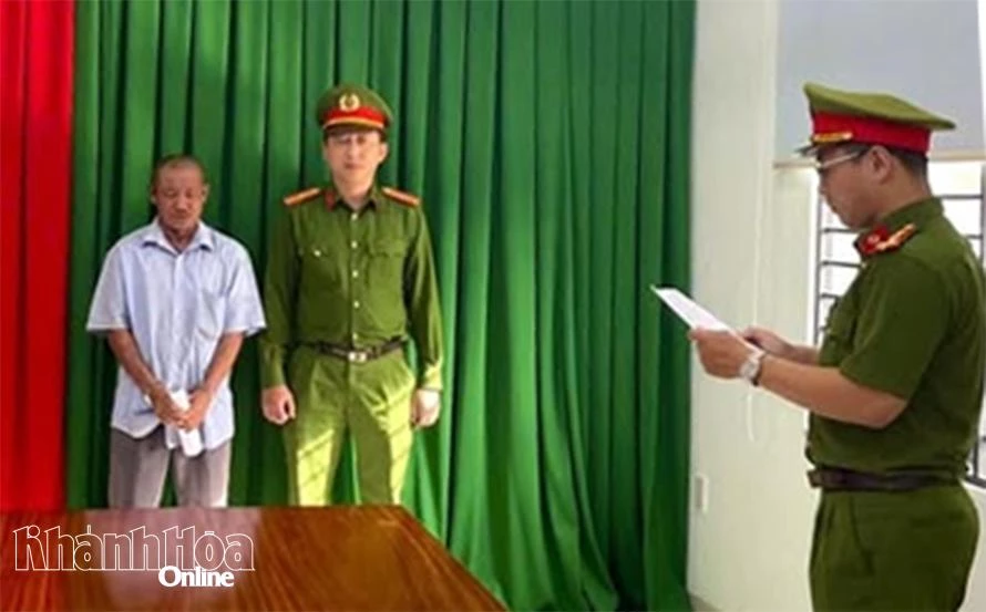 Cố ý làm hư hỏng tài sản hàng xóm, một đối tượng bị bắt