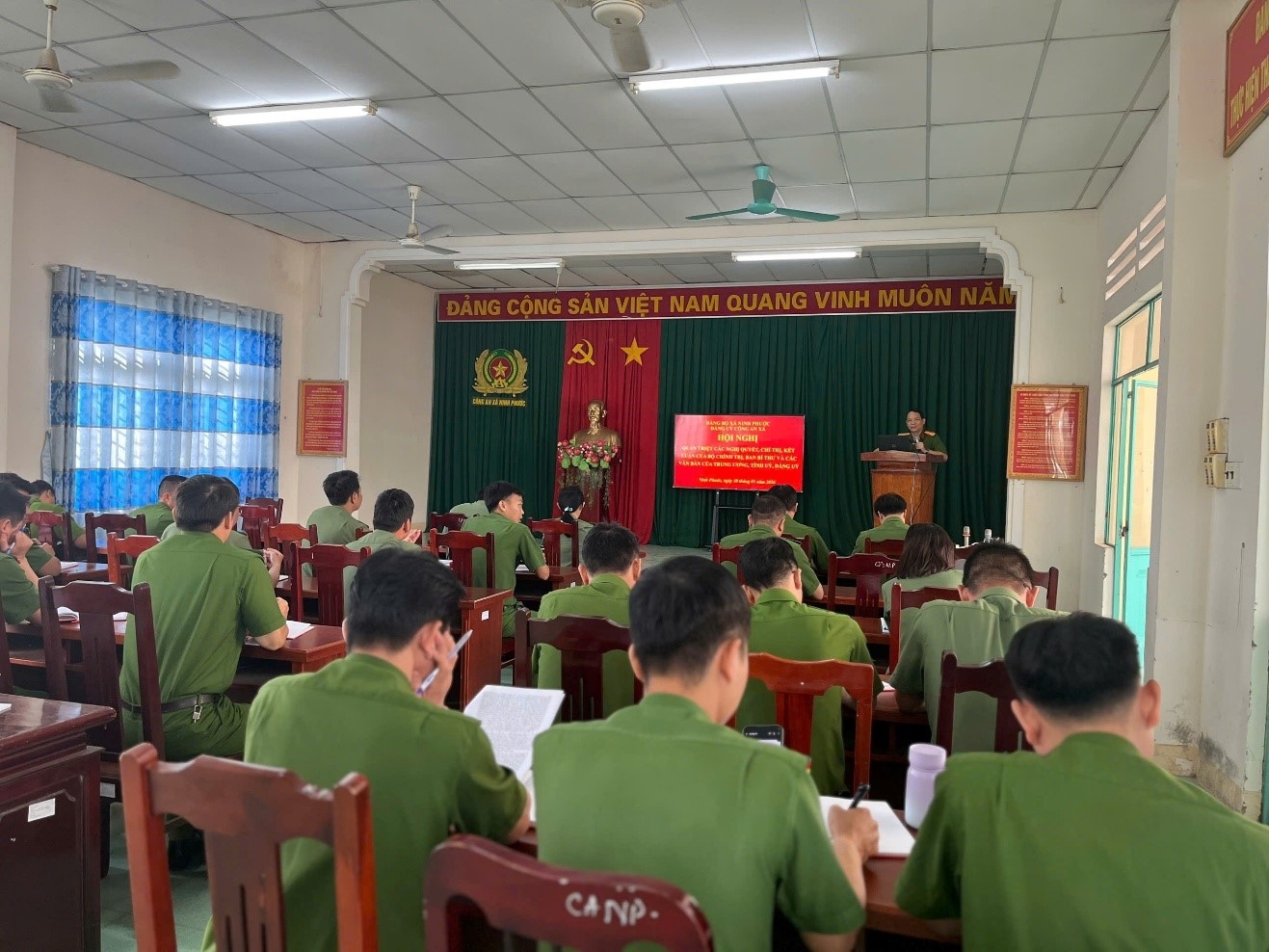 Đảng uỷ Công an xã Ninh Phước tổ chức hội nghị  quán triệt các nghị quyết, chỉ thị của trung ương và cấp uỷ các cấp