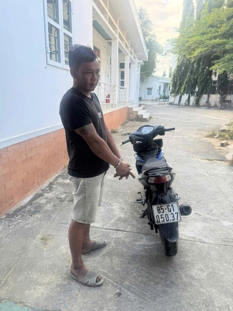 Công an xã Ninh Phước bắt đối tượng trộm cắp tài sản trong 01 giờ