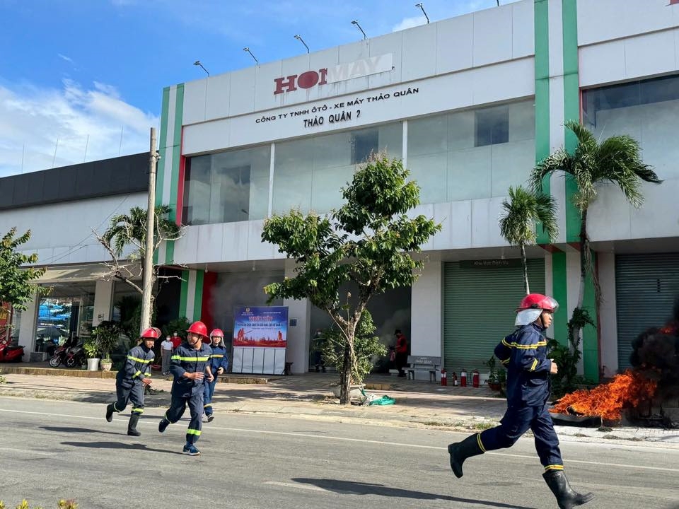 Tổ chức thực tập phương án chữa cháy và cứu nạn, cứu hộ tại nhà hàng tiệc cưới An Sơn và Doanh nghiệp tư nhân Trang Nhật Phong