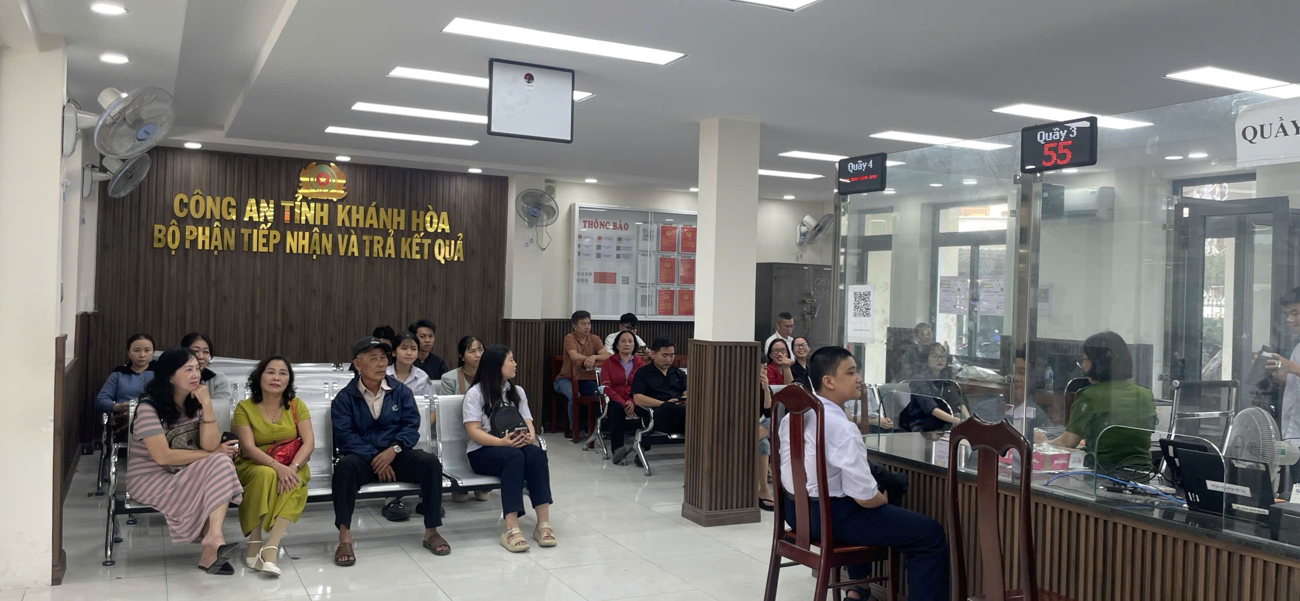 Công an tỉnh Khánh Hòa triển khai cao điểm cấp căn cước, định danh điện tử phục vụ chuyển đổi số, bảo đảm quyền lợi công dân