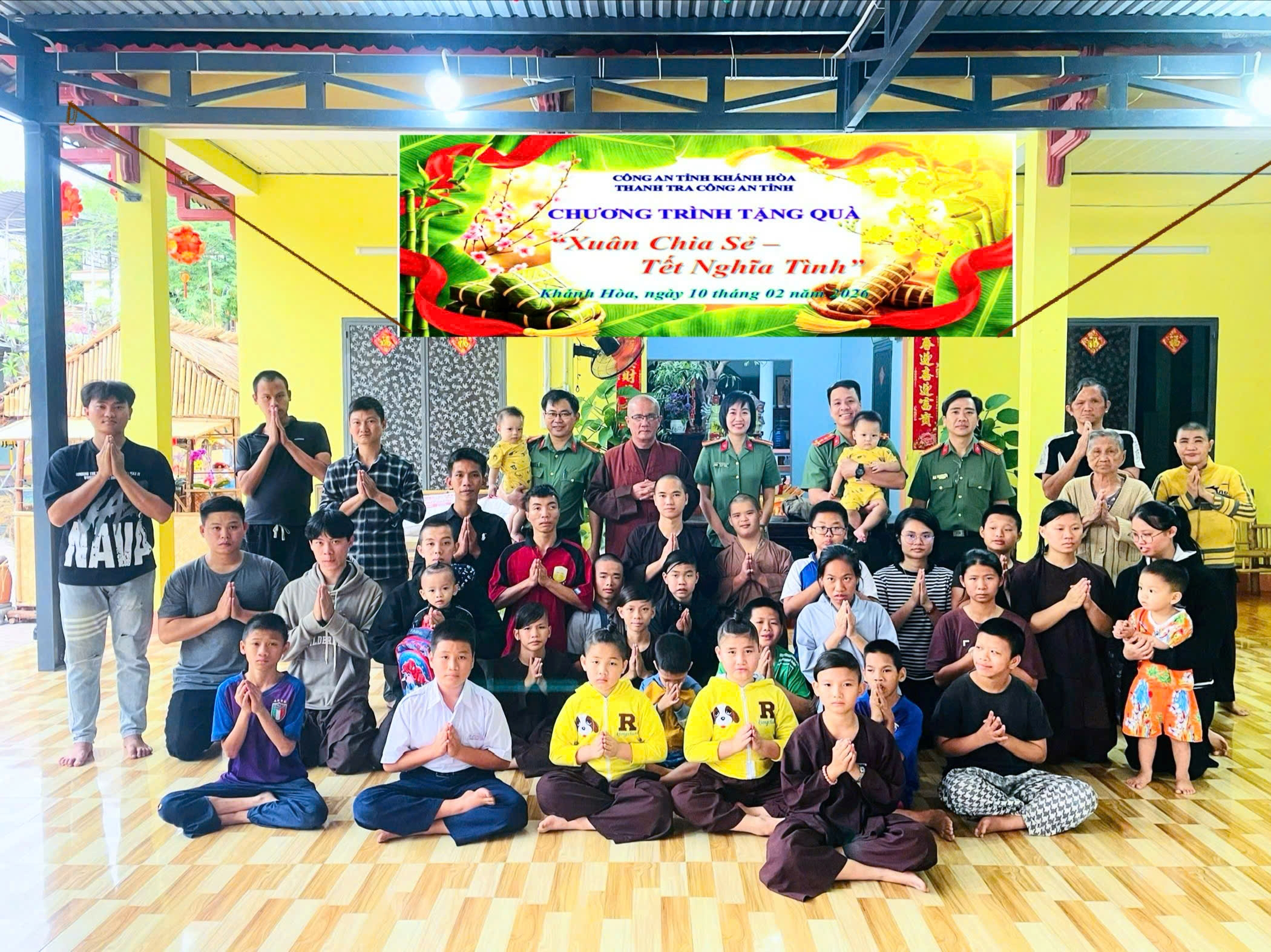 Chương trình tặng quà thiện nguyện “Xuân Yêu Thương - Tết Nghĩa Tình