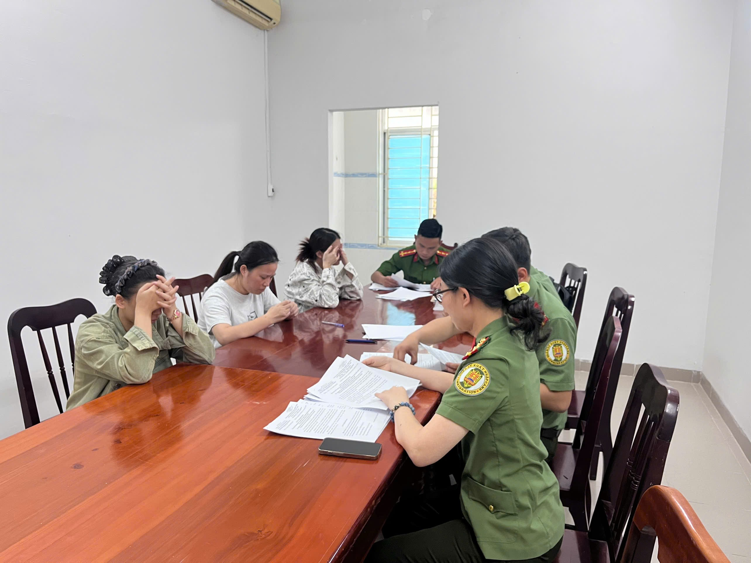 Tuần lễ cao điểm triển khai công tác kiểm tra, xử lý vi phạm và tuyên truyền, hướng dẫn về quản lý cư trú, hoạt động của người nước ngoài dịp Tết Nguyên đán