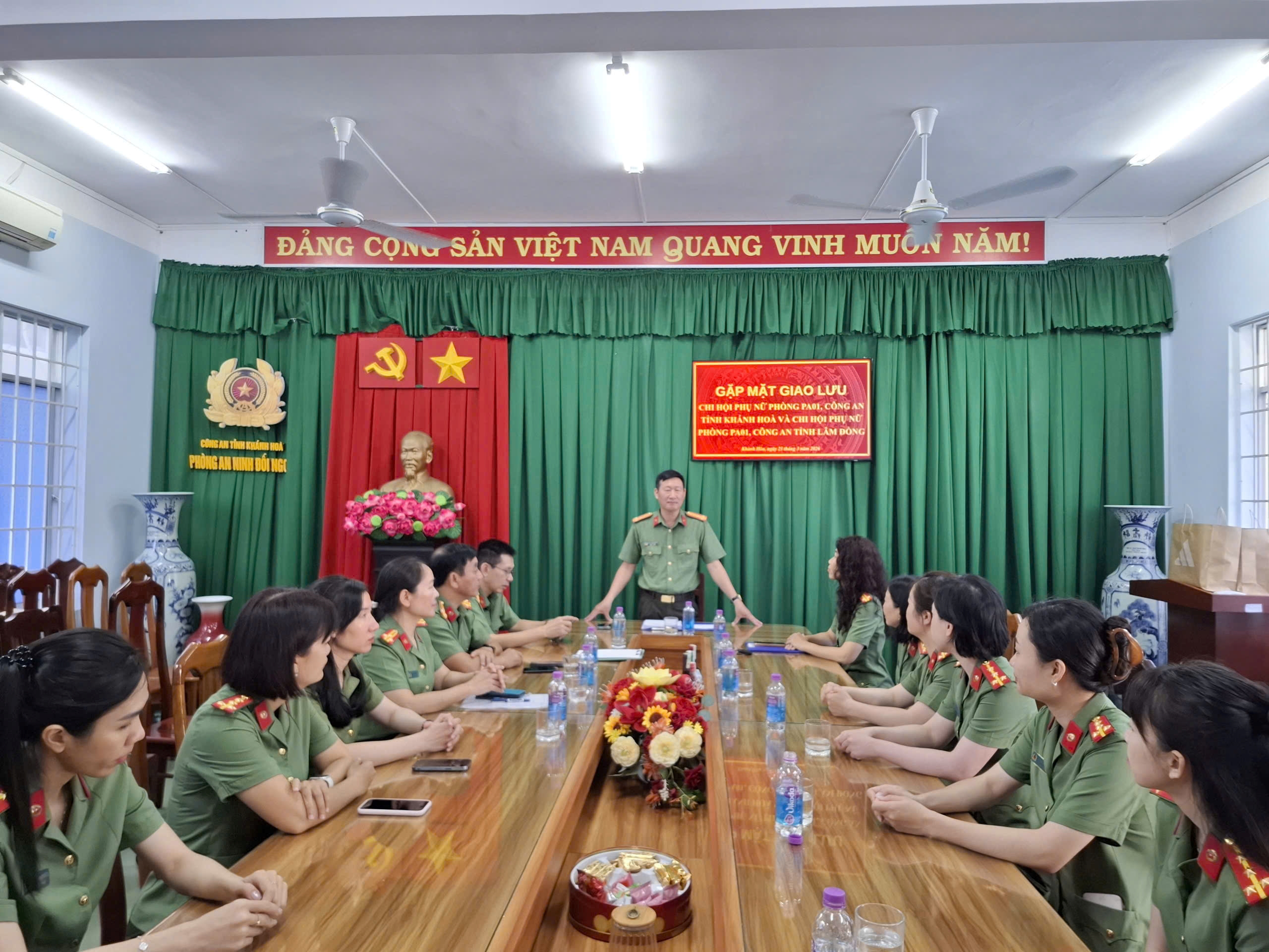 Hội Phụ nữ Phòng An ninh đối ngoại Công an tỉnh Khánh Hòa và Công an tỉnh Lâm Đồng tổ chứcChương trình giao lưu học tập, trao đổi kinh nghiệmtrong công tác Hội và phong trào phụ nữ