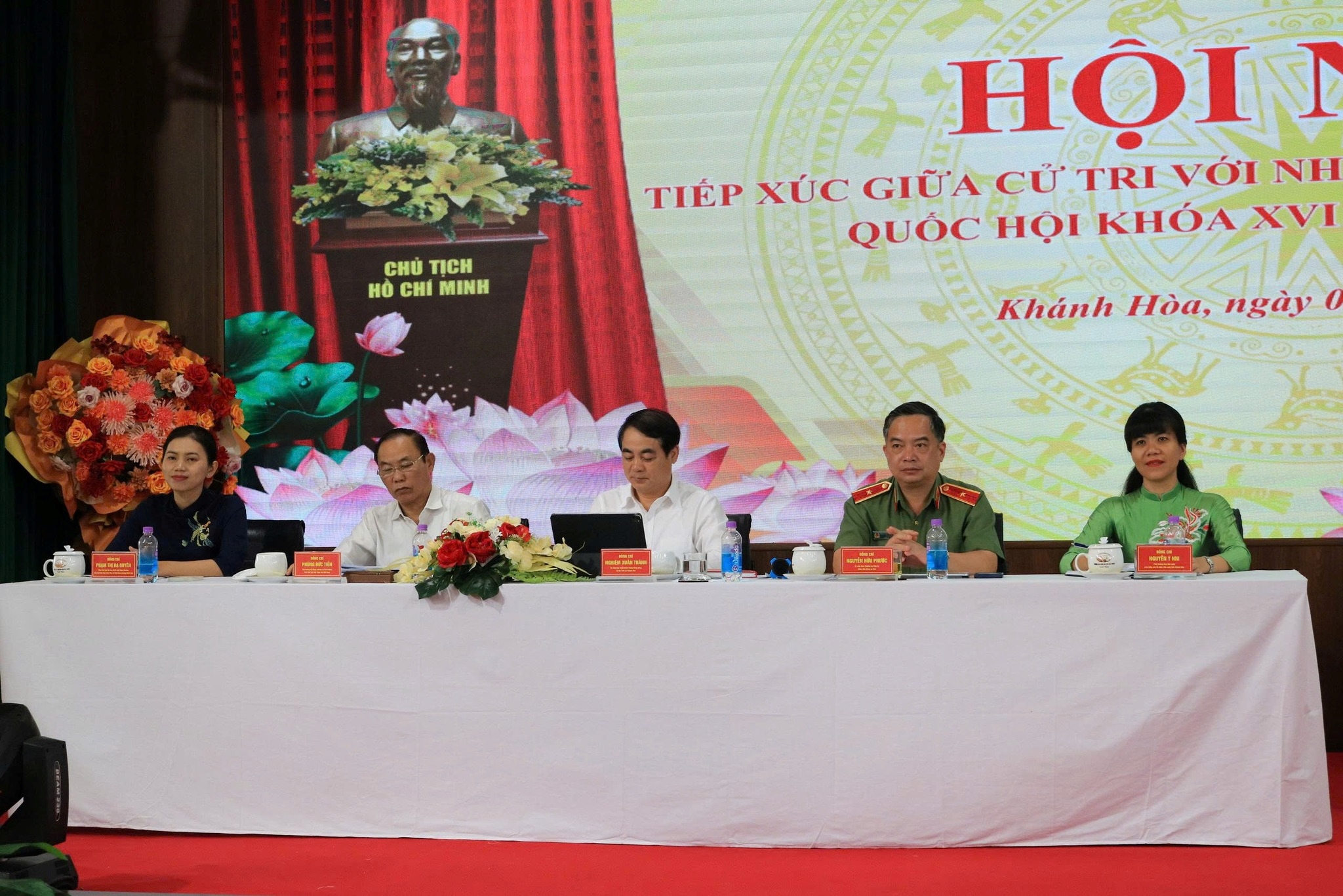 Đơn vị bầu cử số 1 tỉnh Khánh Hòa tiếp xúc cử tri tại Trường Đại học Nha Trang, Trường Trung cấp kỹ thuật Miền Trung, Trường Cao đẳng du lịch Nha Trang, Trường Sĩ quan thông tin và phường Bắc Nha Trang