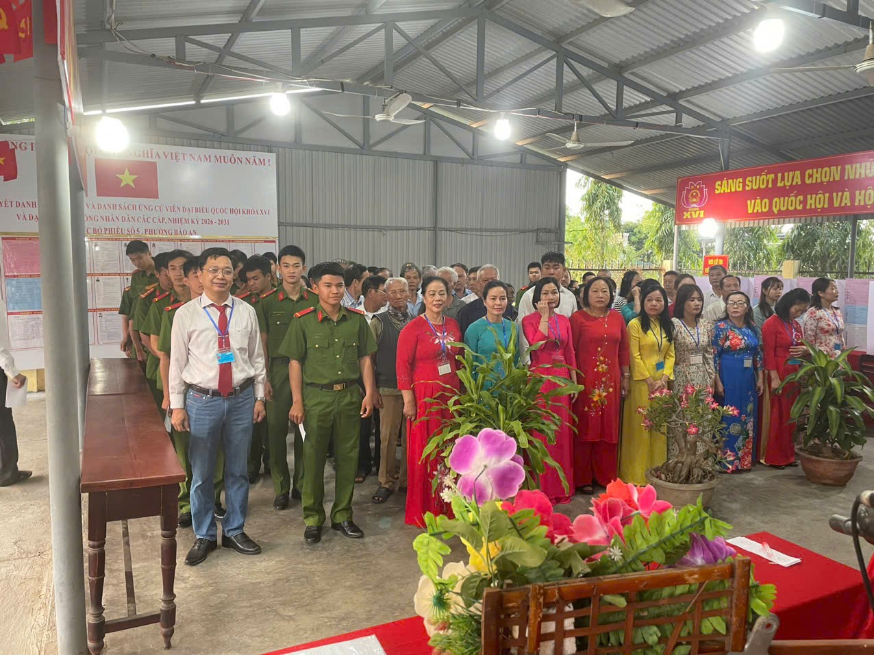 Phòng Cảnh sát cơ động: Gương mẫu đi đầu trong công tác bầu cử