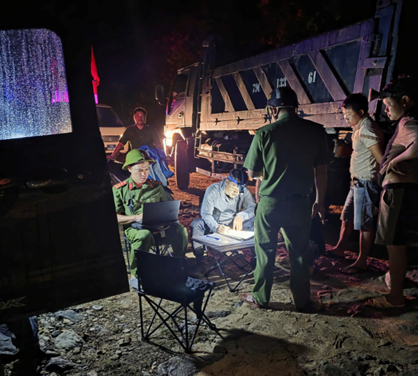 Phát hiện, xử lý hoạt động khai thác, vận chuyển, mua bán khoáng sản  trái phép trên địa bàn xã Trung Khánh Vĩnh, tỉnh Khánh Hòa