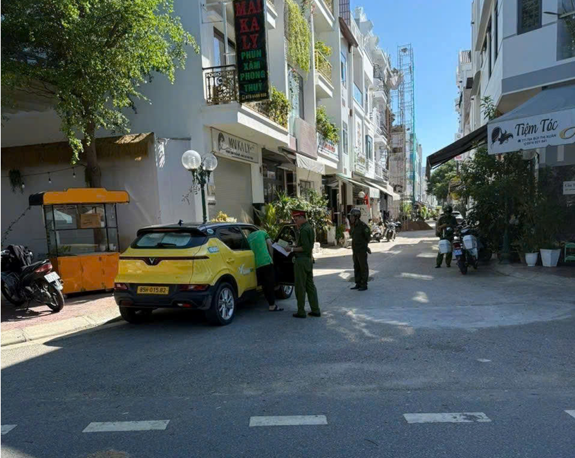 Công an phường Phan Rang tăng cường tuần tra, xử lý vi phạm trật tự an toàn giao thông