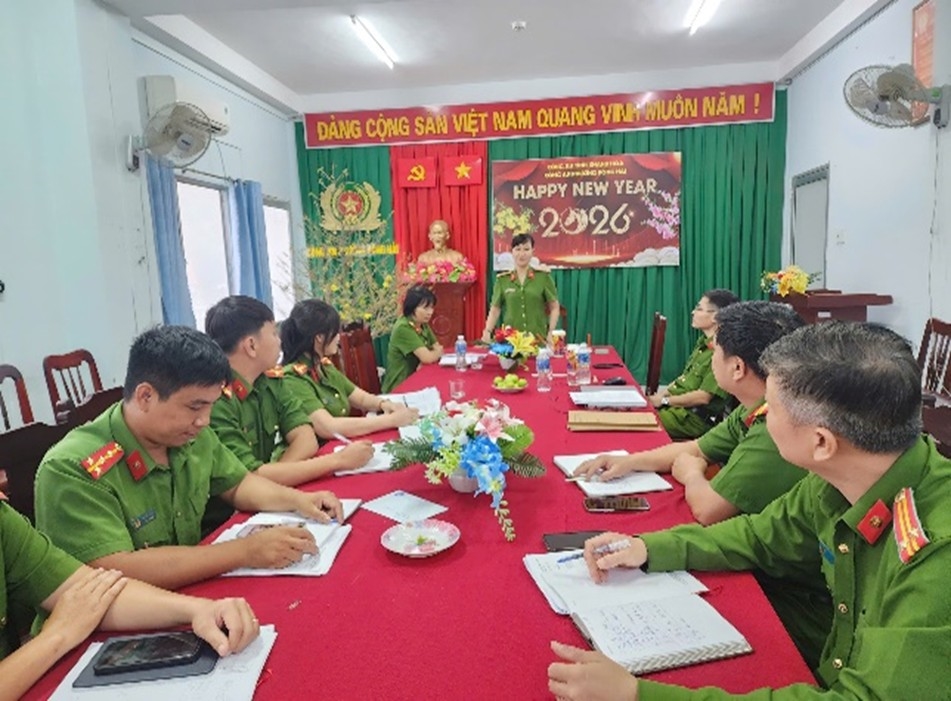 Công an tỉnh Khánh Hòa triển khai các tổ công tác kiểm tra, hướng dẫn sử dụng phần mềm quản lý cử tri phục vụ bầu cử