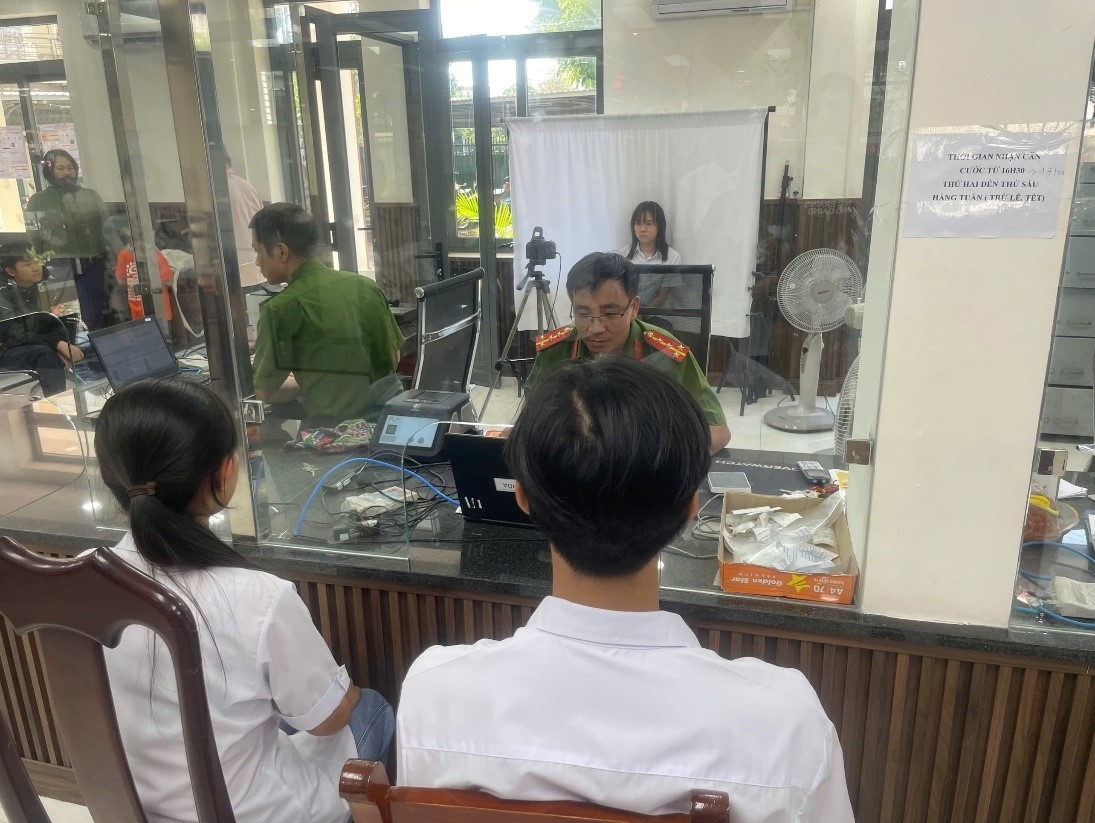 Công an tỉnh Khánh Hòa phát động đợt thi đua cao điểm cấp căn cước, tài khoản định danh điện tử cho học sinh chuẩn bị tham gia các kỳ thi tốt nghiệp năm 2026