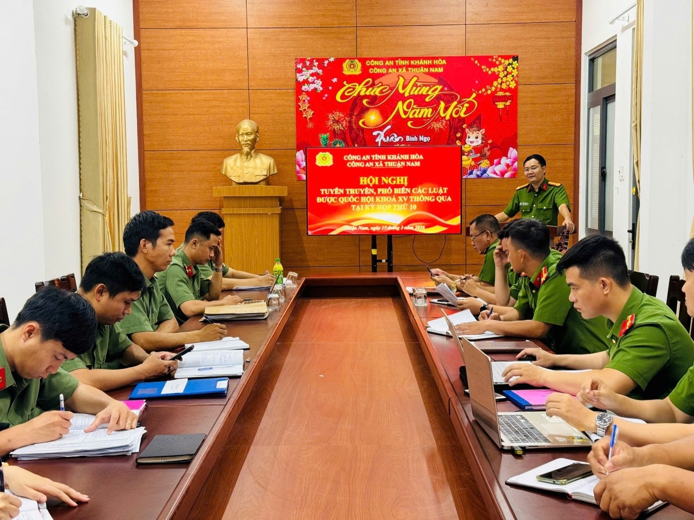 Công an xã Thuận Nam tổ chức hội nghị tuyên truyền, phổ biến các luật được Quốc hội khóa XV thông qua tại kỳ họp thứ 10