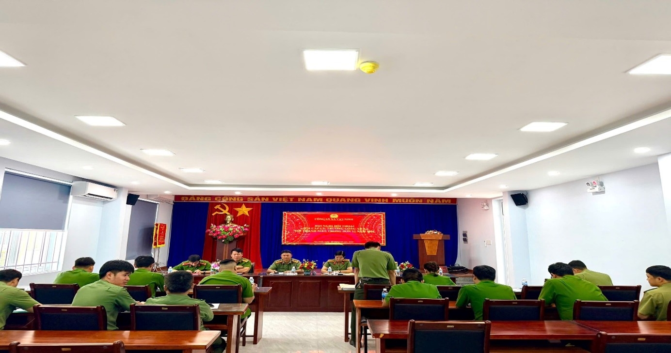 Công an xã Vạn Ninh tổ chức Hội nghị đối thoại giữa cấp ủy, Lãnh đạo Công an xã với thanh niên đơn vị năm 2026